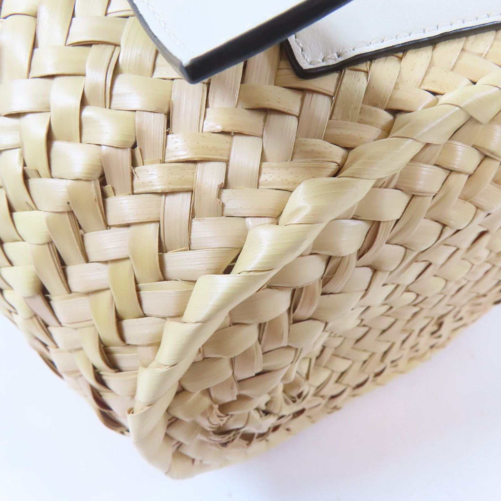 LOEWE 【激減優惠】Raffia/皮革Basket In Palm銀扣手挽袋米色/白色