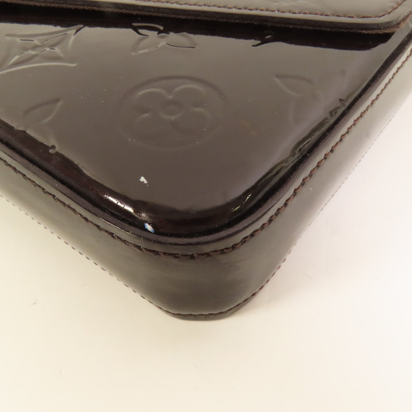 LOUIS VUITTON Vernis Pochette Felicie金扣肩背袋