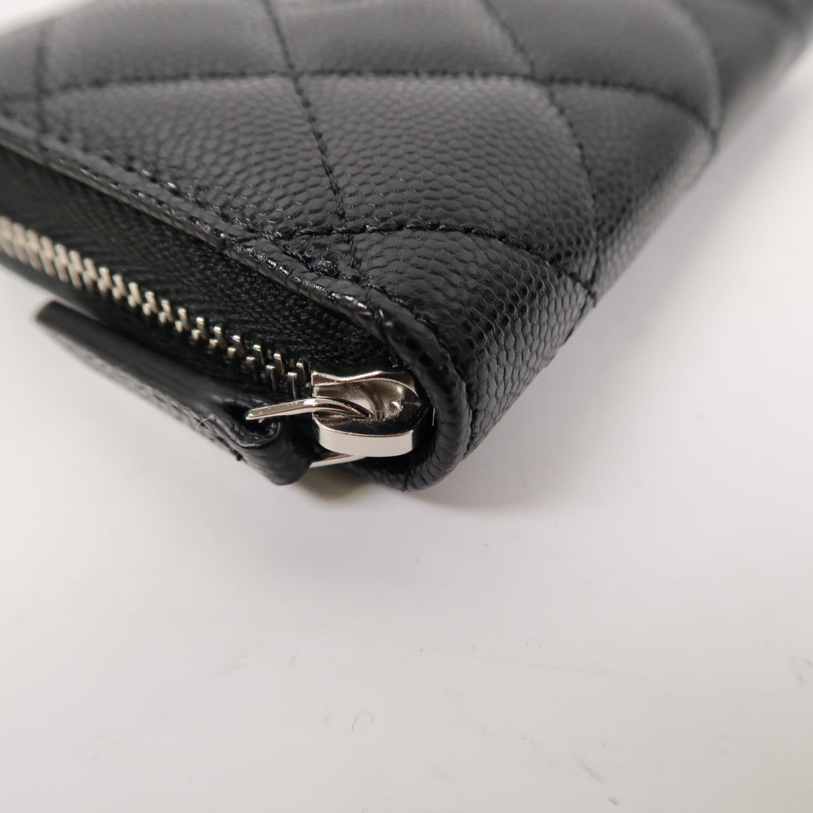 CHANEL Caviar皮革Card Case銀扣卡片套黑色