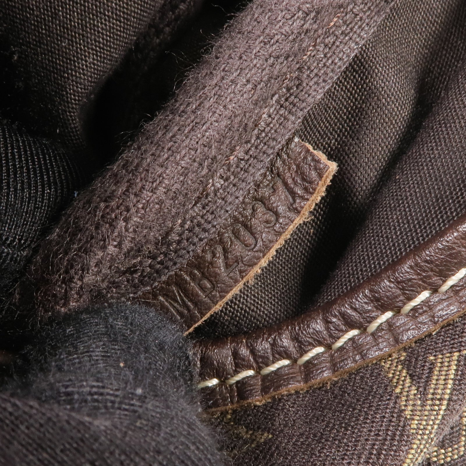 LOUIS VUITTON Monogram Mini Lin Saumur 30金扣肩背袋