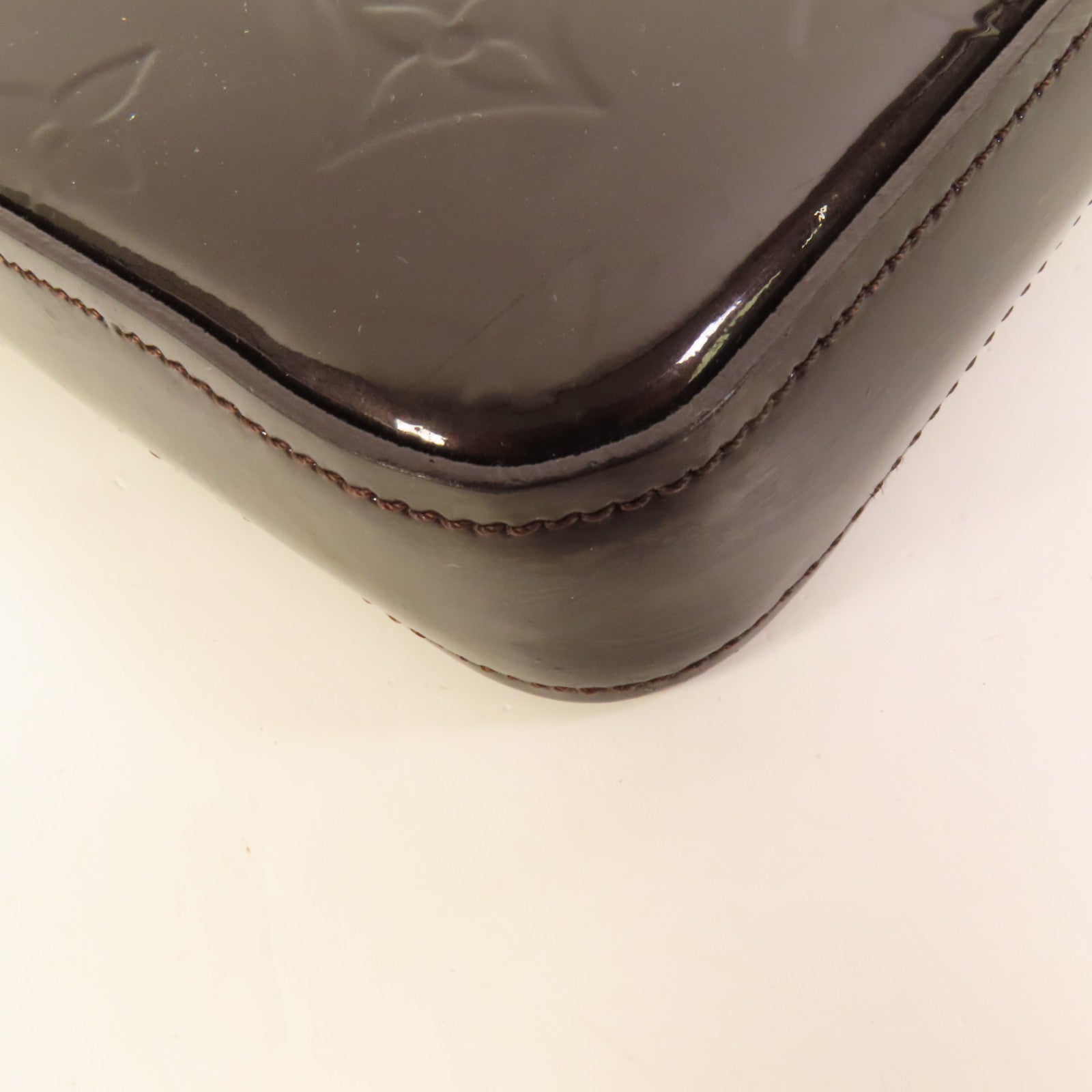 LOUIS VUITTON Vernis Pochette Felicie金扣肩背袋