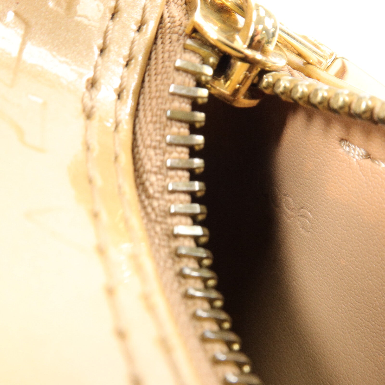 LOUIS VUITTON Monogram Vernis Bedford肩背袋