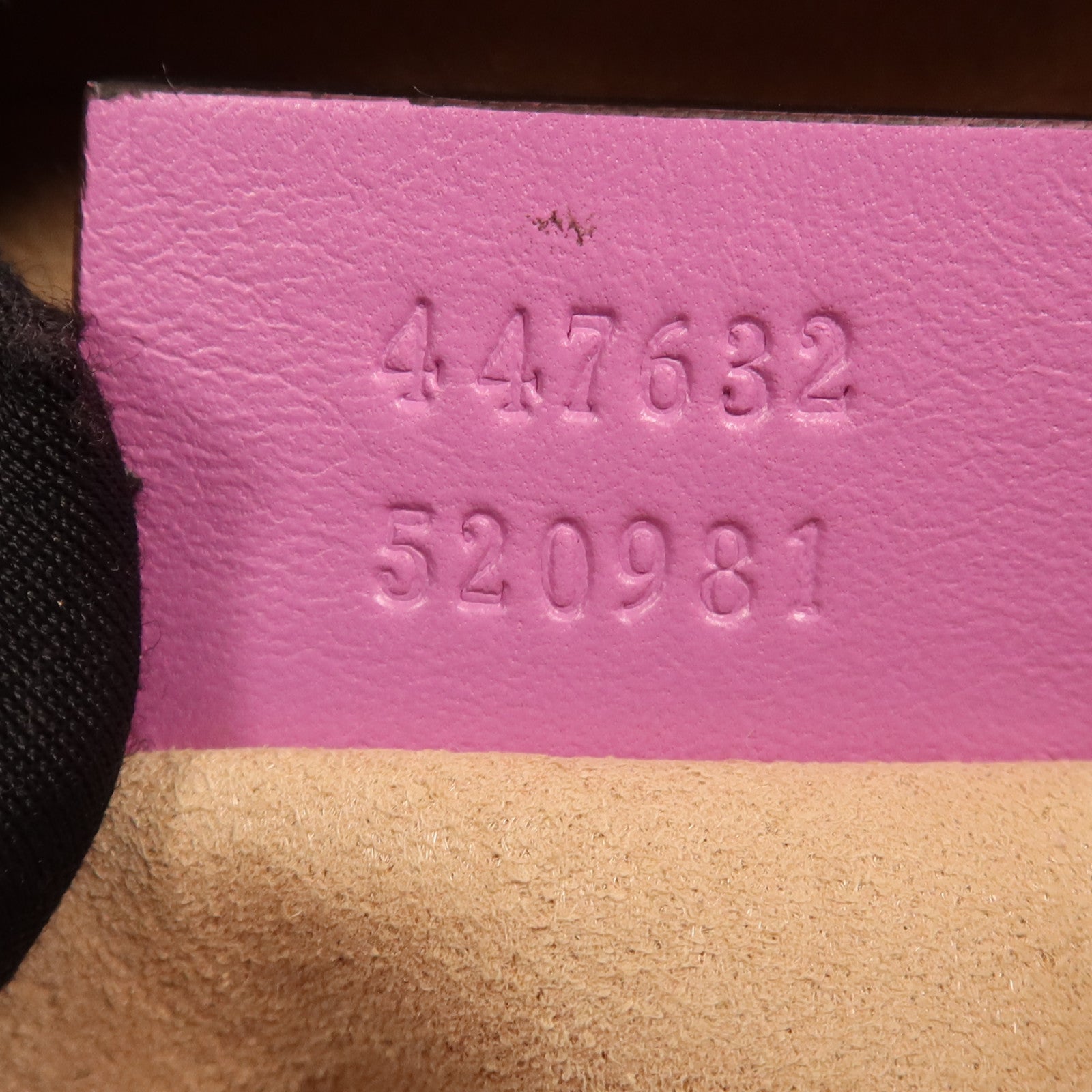 GUCCI 牛皮皮革GG Marmont金扣肩背袋