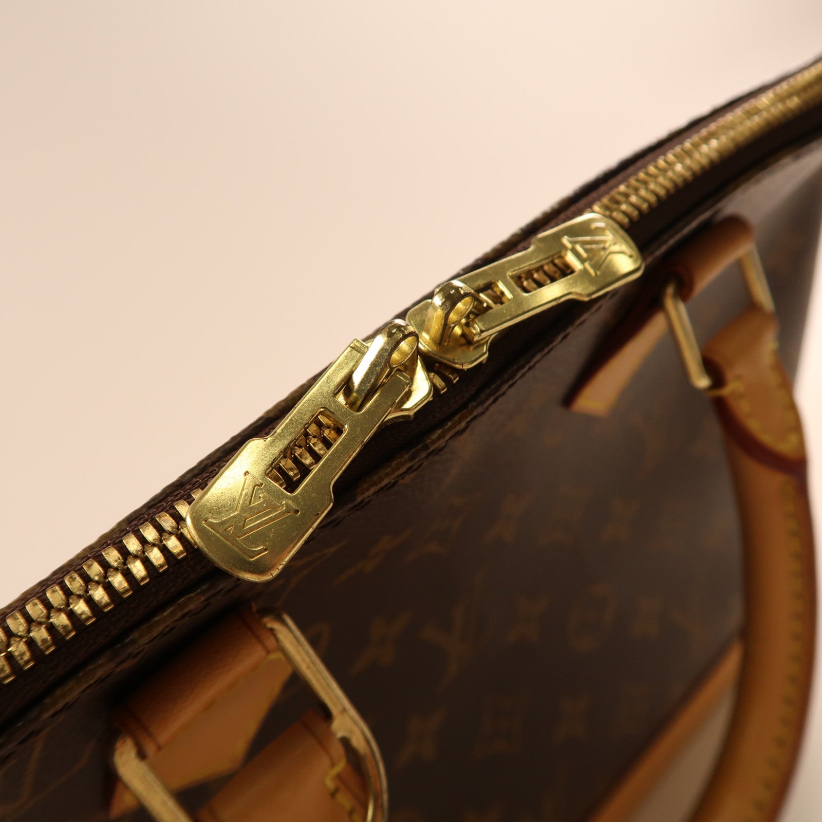 LOUIS VUITTON Monogram Alma PM金扣手挽袋啡色