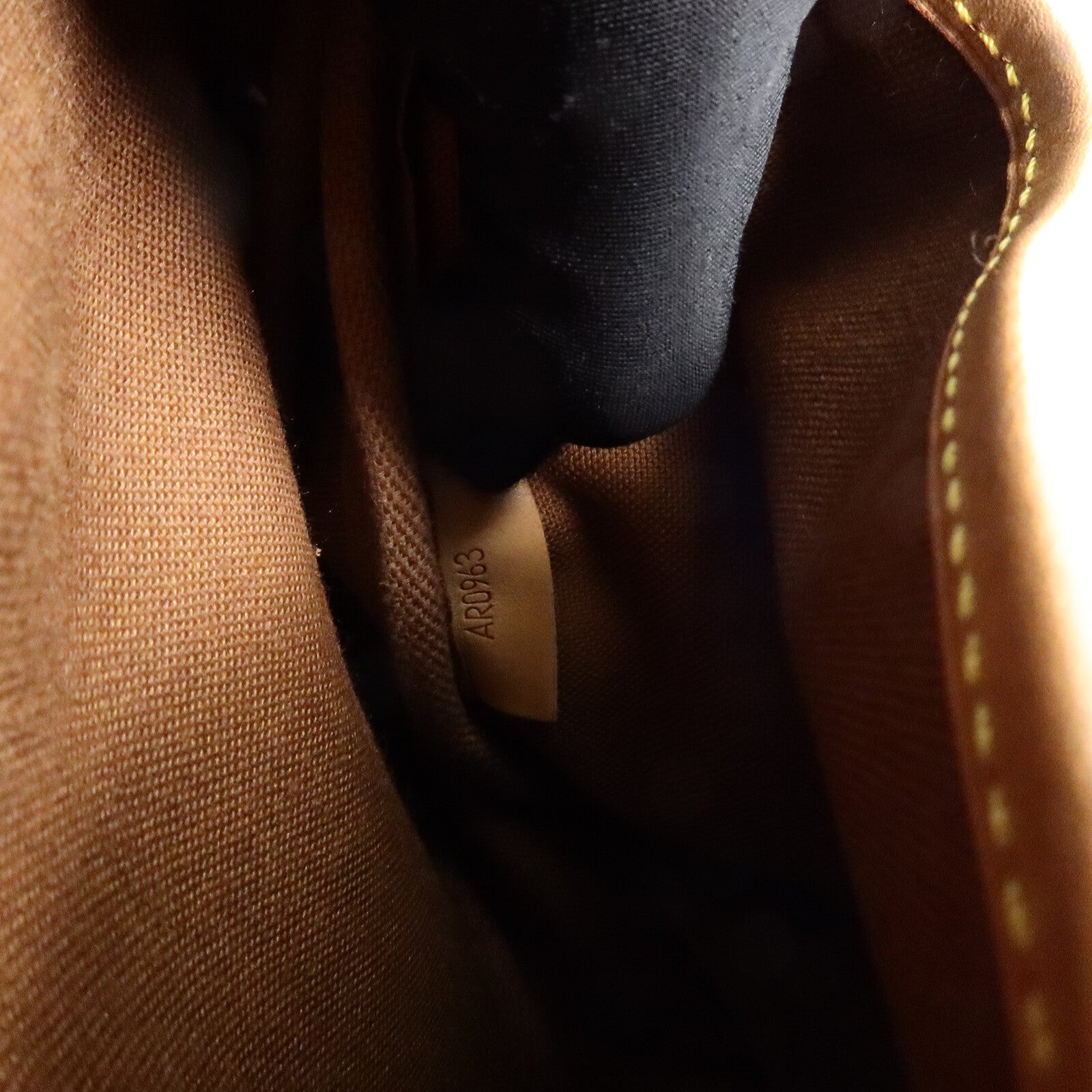 LOUIS VUITTON Monogram Saumur 30肩背袋