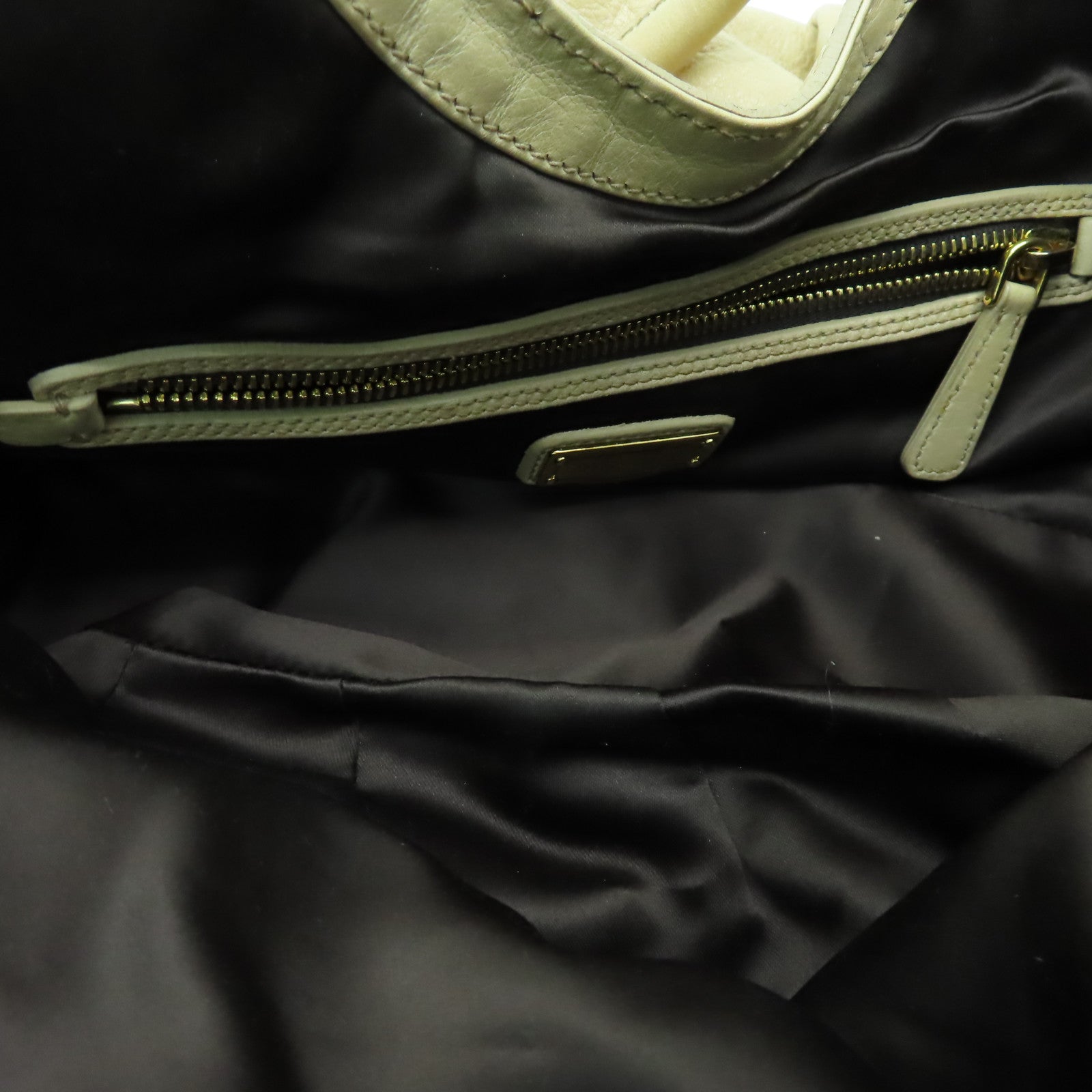 Miu Miu 【激減優惠】牛皮皮革Shoulder Bag金扣肩背袋米色