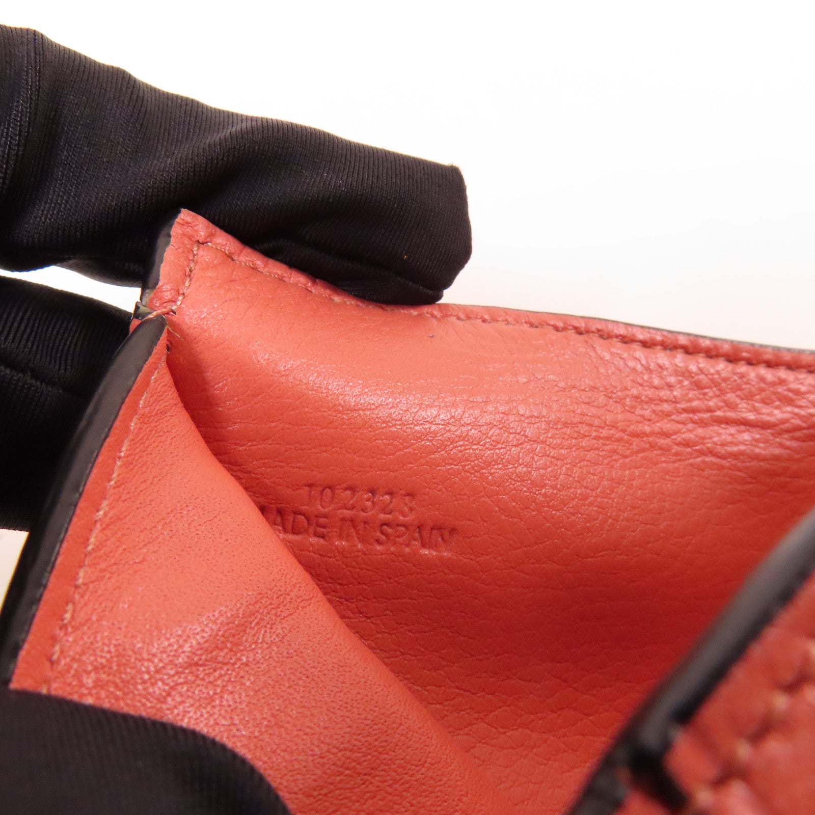 LOEWE 牛皮皮革Compact Zip Wallet銀扣錢包