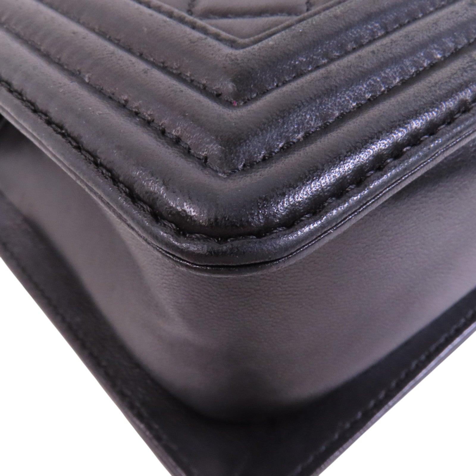 CHANEL 羊皮皮革Boy Chanel銀扣鏈帶肩背袋