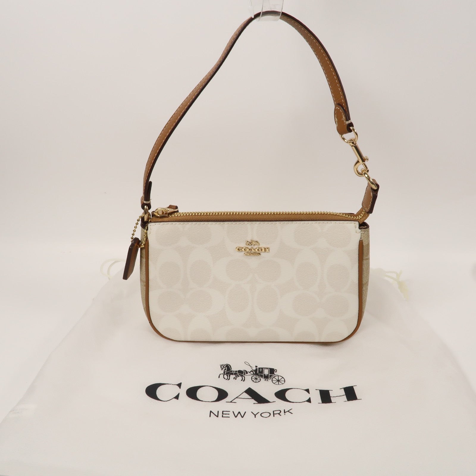COACH 塗層帆布Shoulder Bag金扣肩背袋啡色/白色