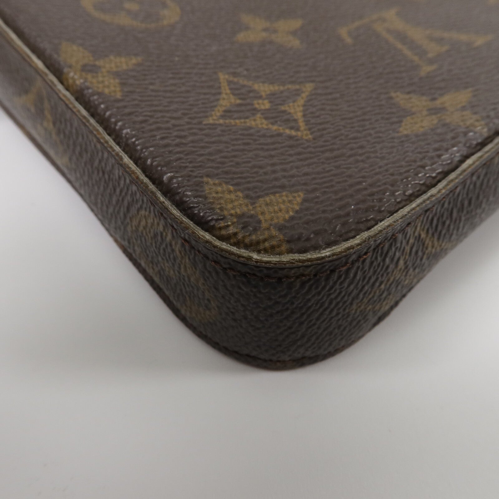 LOUIS VUITTON Monogram Pochette Felicie金扣鏈帶肩背袋