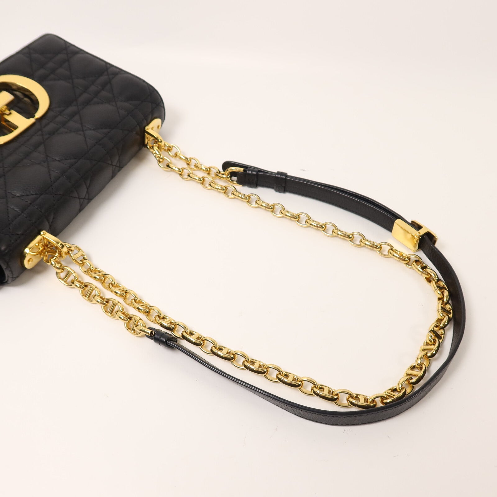 Dior 牛皮皮革Caro Bag Medium鏈帶肩背袋