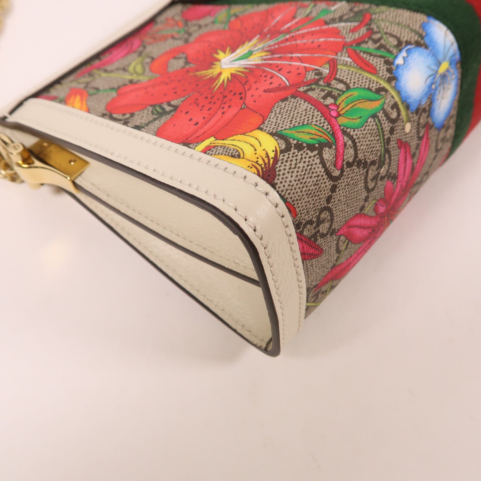 GUCCI 塗層帆布GG Supreme Ophidie金扣鏈帶肩背袋