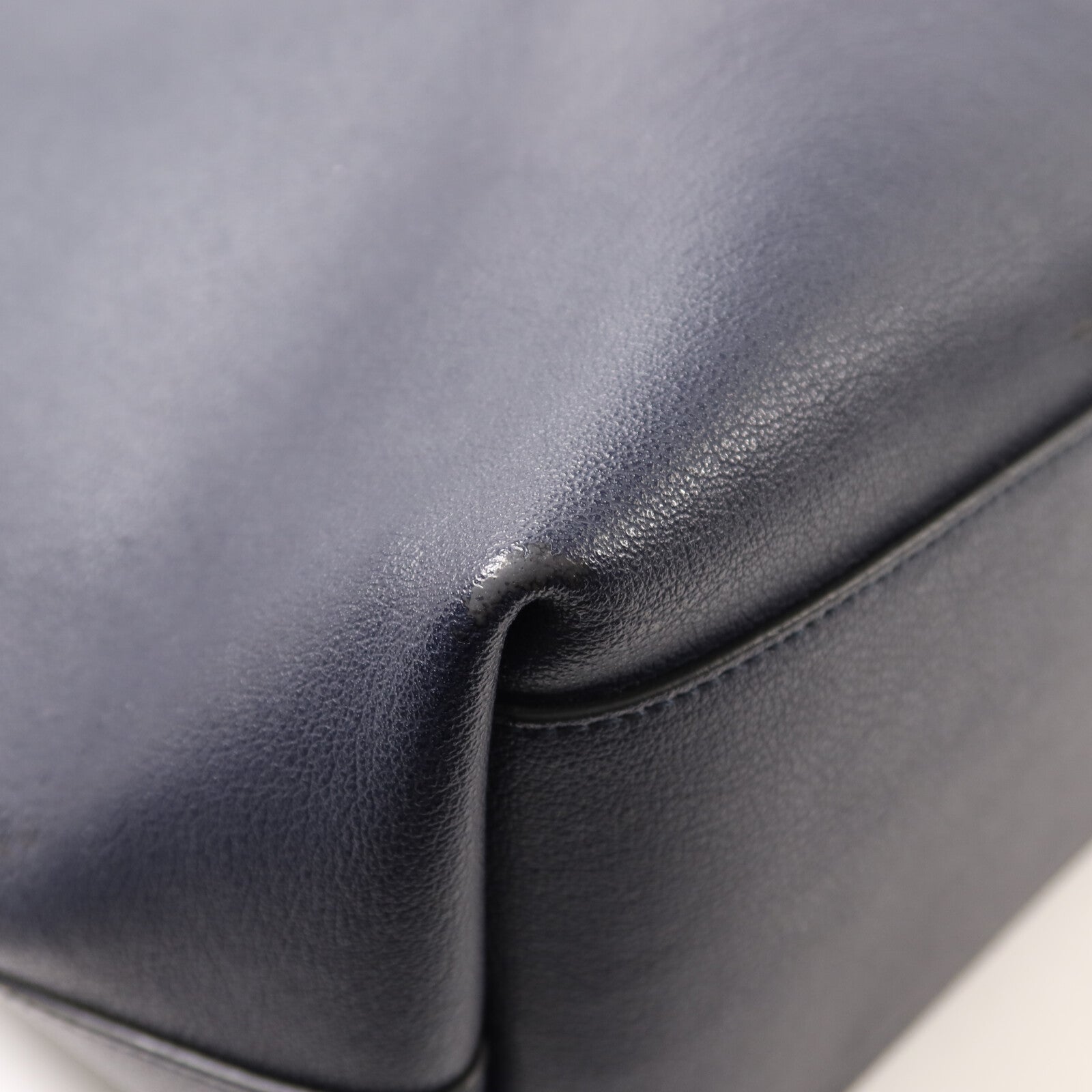 YVES SAINT LAURENT 牛皮皮革Tote Bag銀扣手挽袋