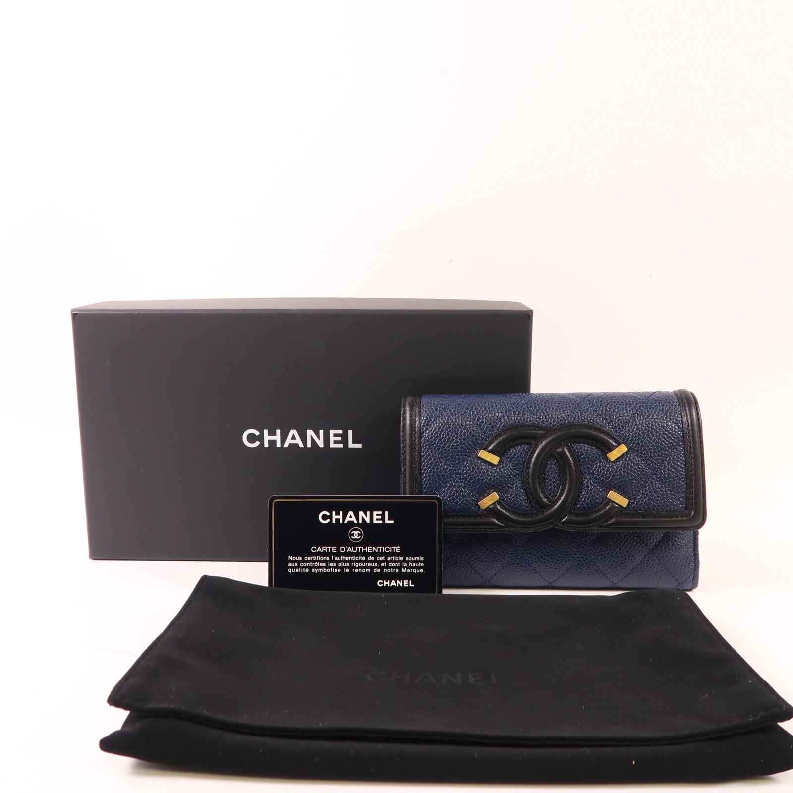 CHANEL 牛皮皮革Wallet金扣錢包