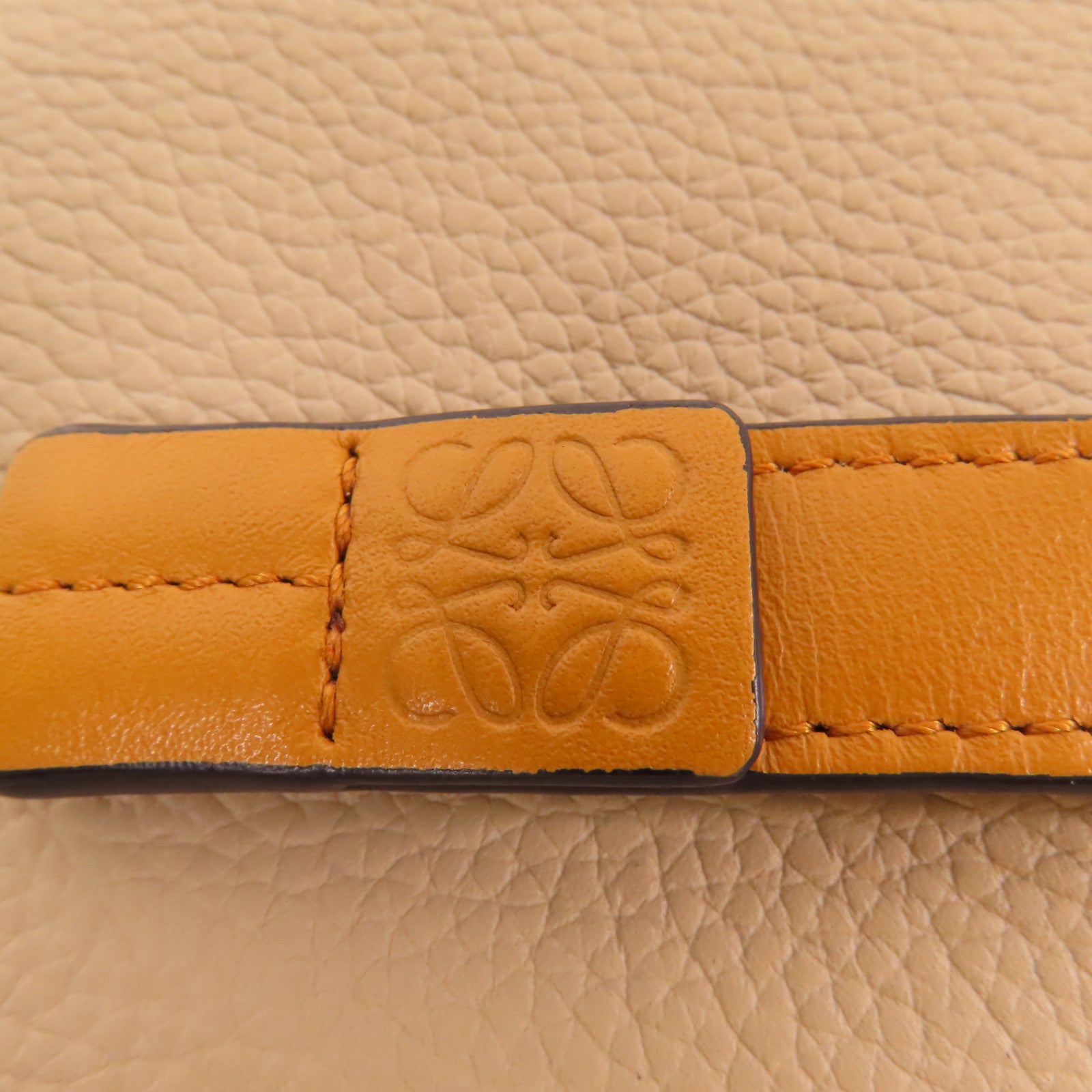 LOEWE 牛皮皮革Compact Zip Wallet銀扣錢包