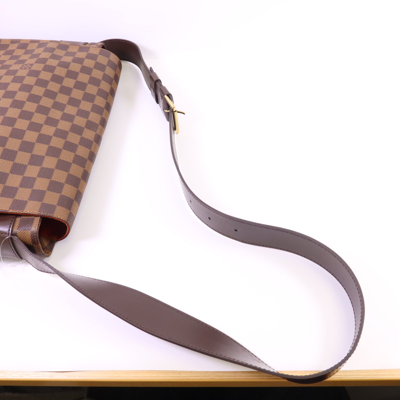 LOUIS VUITTON Damier Bastille金扣肩背袋
