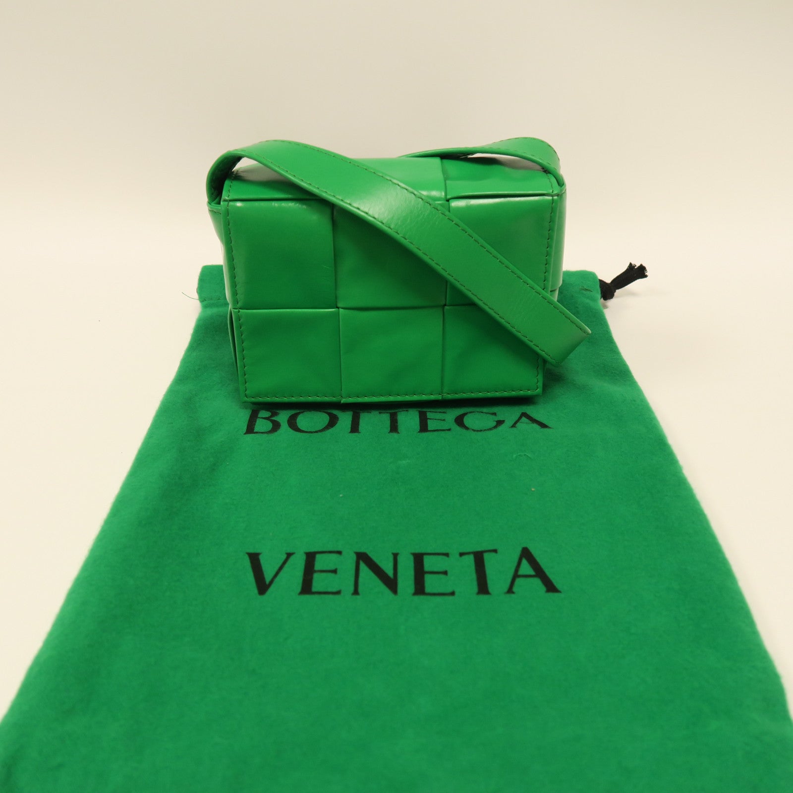 BOTTEGA VENETA 【激減優惠】織紋牛皮皮革Shoulder Bag銀扣肩背袋綠色