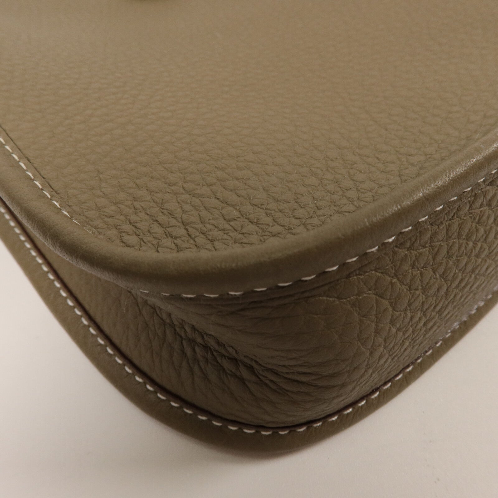HERMES Clemence皮革Evelyne TPM肩背袋Etoupe