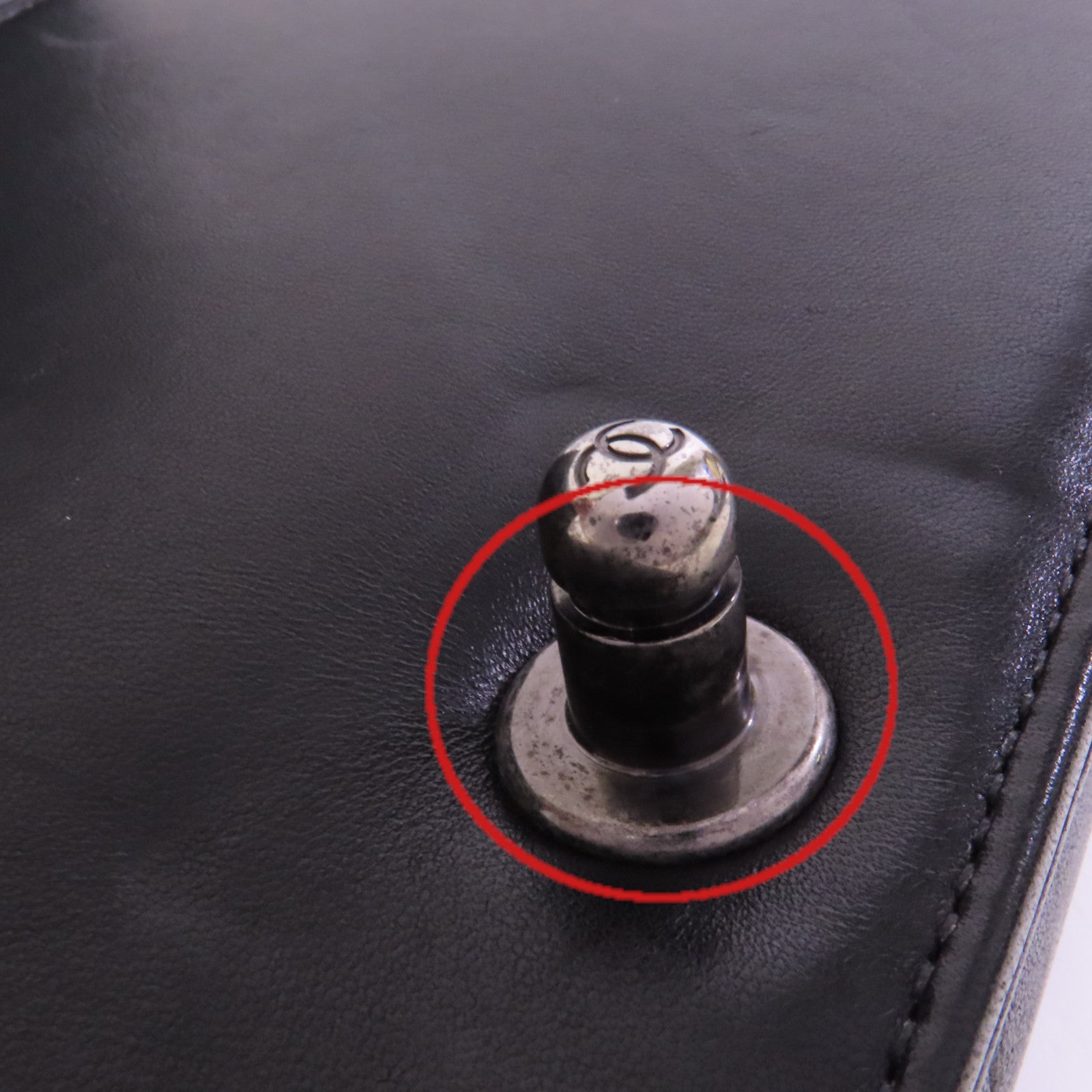 CHANEL 羊皮皮革Boy Chanel銀扣鏈帶肩背袋