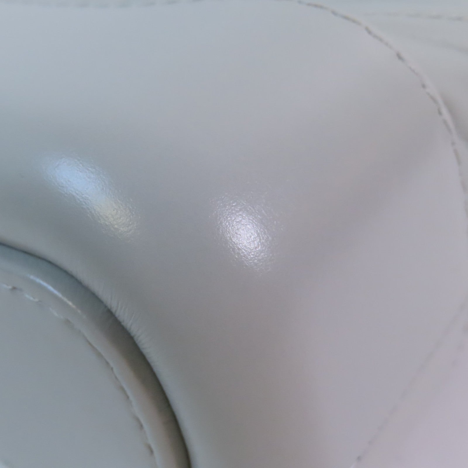 CHANEL 牛皮皮革Garbrillie Small金扣鏈帶肩背袋