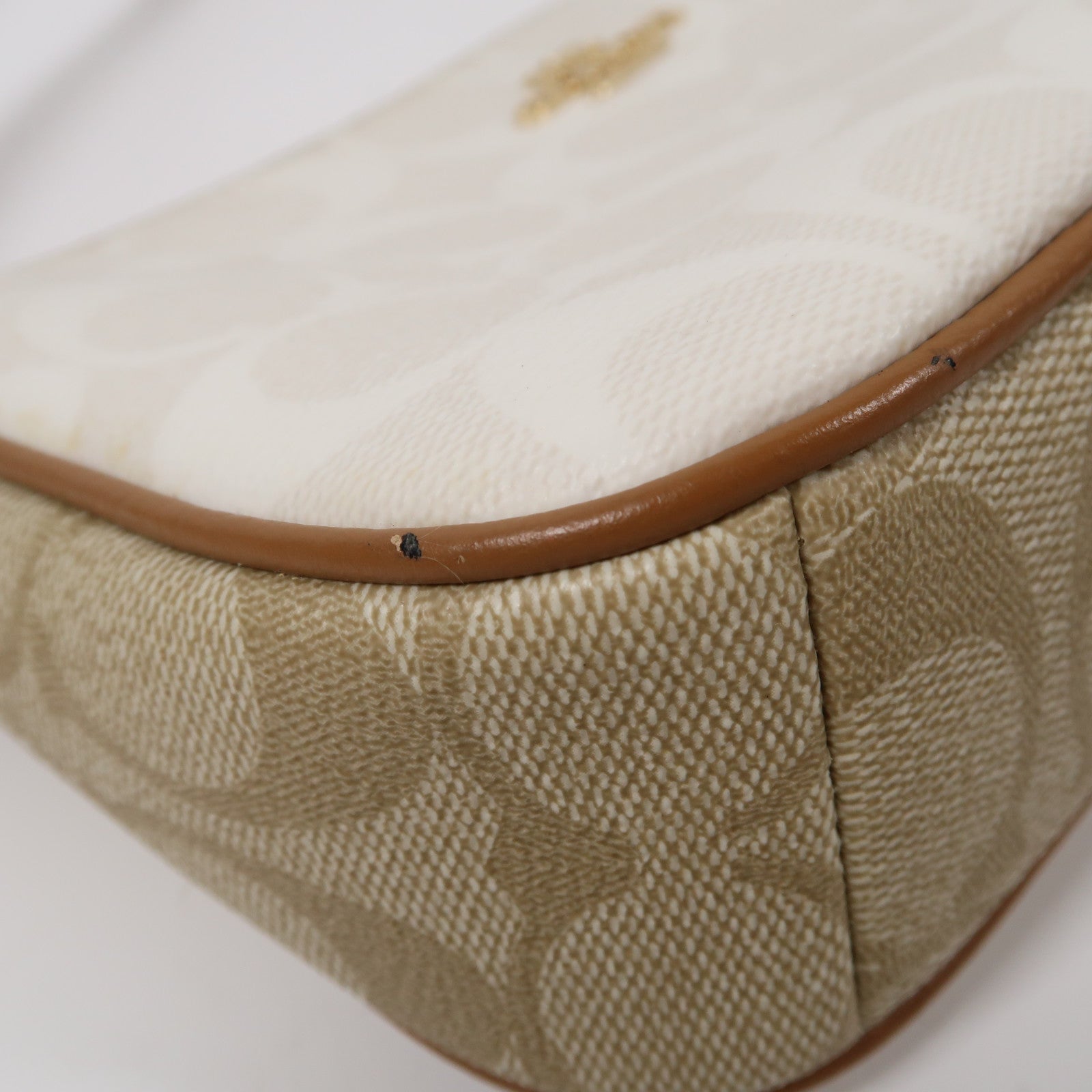 COACH 塗層帆布Shoulder Bag金扣肩背袋啡色/白色