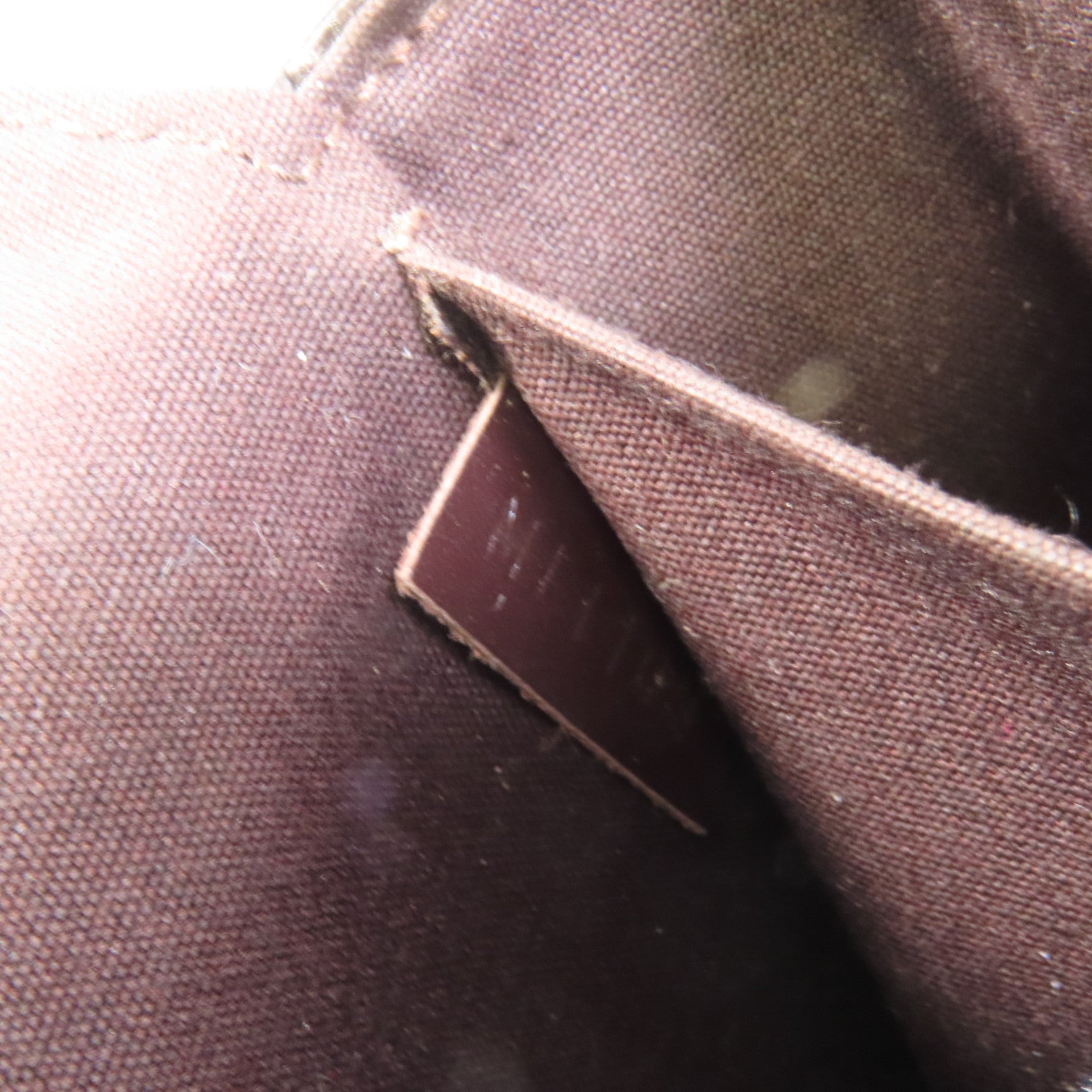 LOUIS VUITTON Vernis Pochette Felicie金扣肩背袋