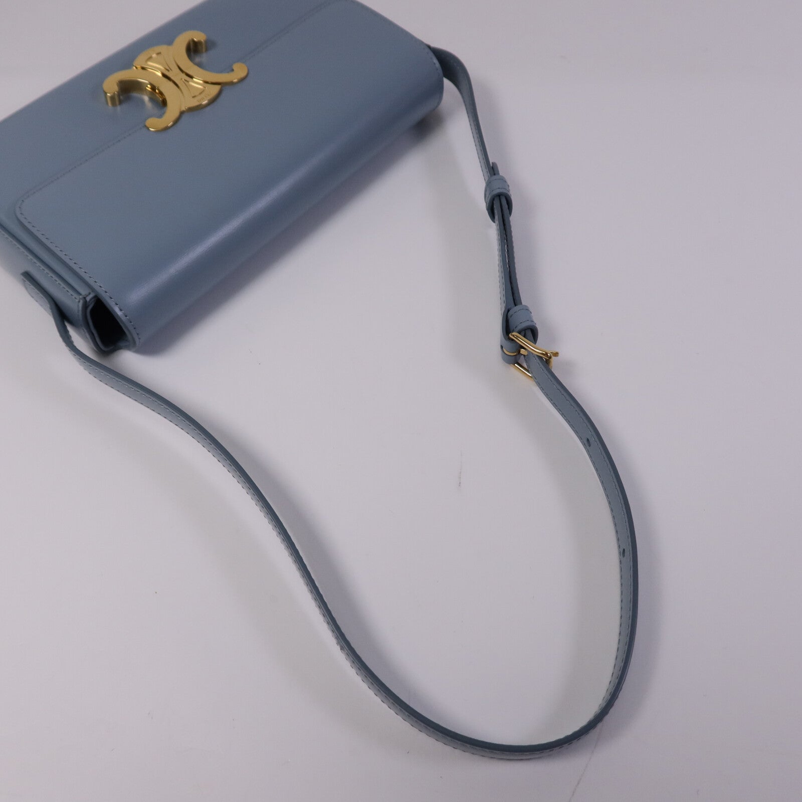 CELINE 牛皮皮革Claude金扣肩背袋