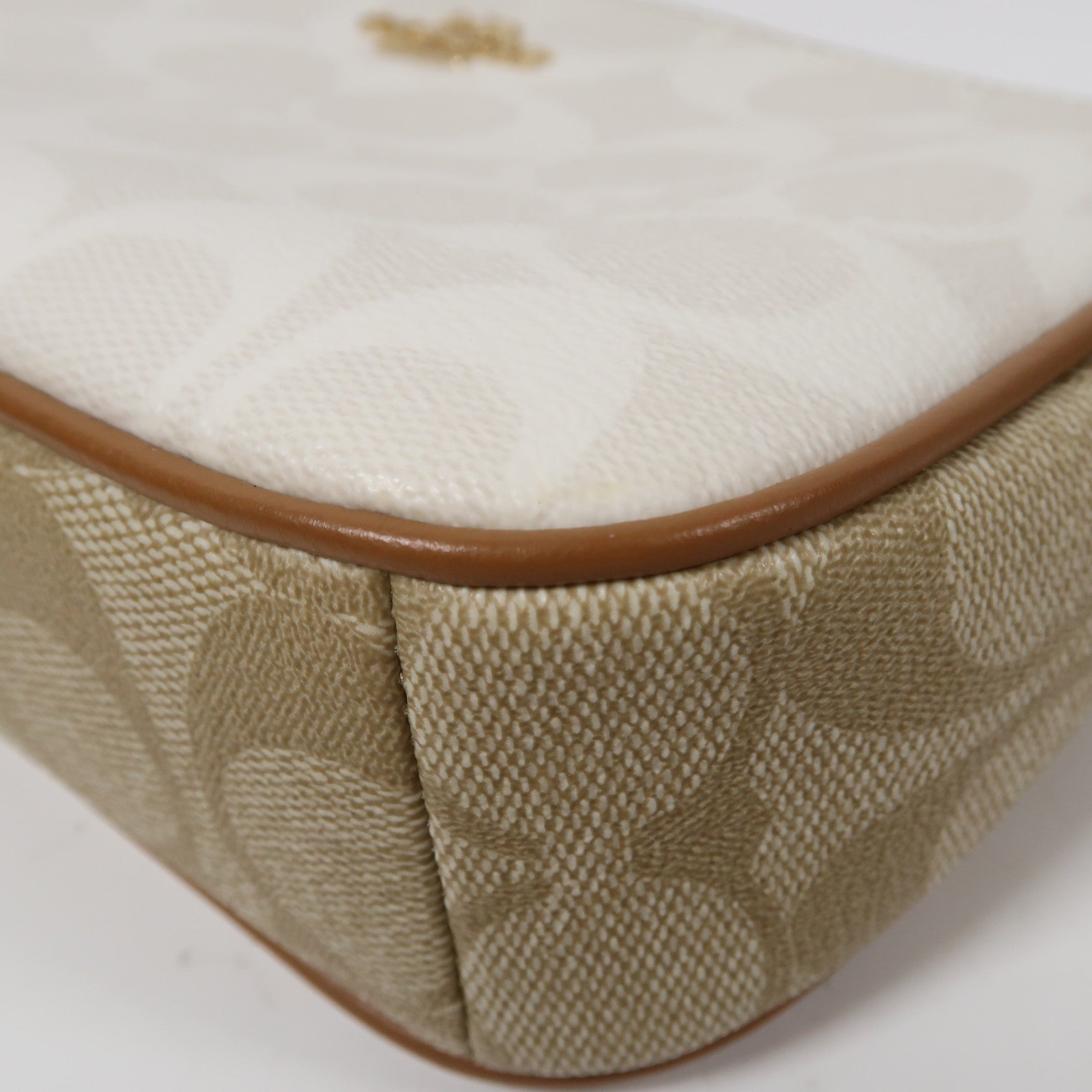 COACH 塗層帆布Shoulder Bag金扣肩背袋啡色/白色