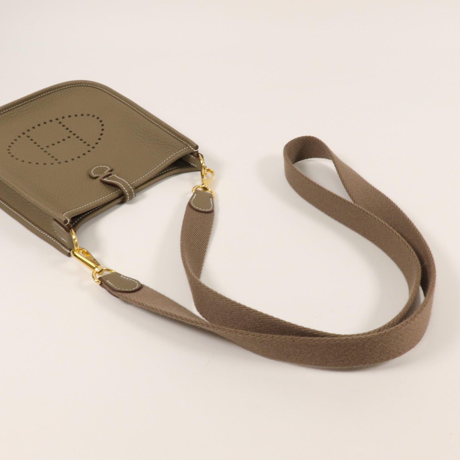 HERMES Clemence皮革Evelyne TPM肩背袋Etoupe