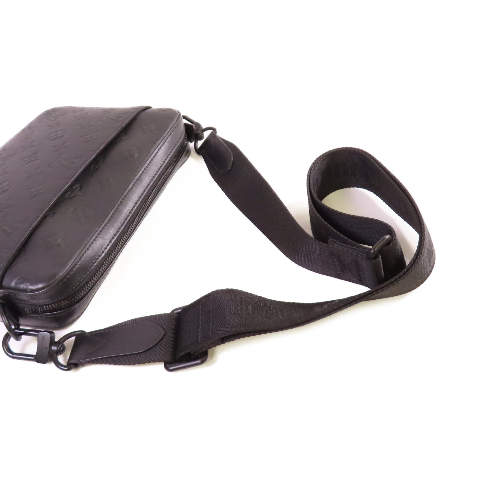 LOUIS VUITTON Monogram Shadow Duo Messenger Shoulder Bag肩背袋黑色