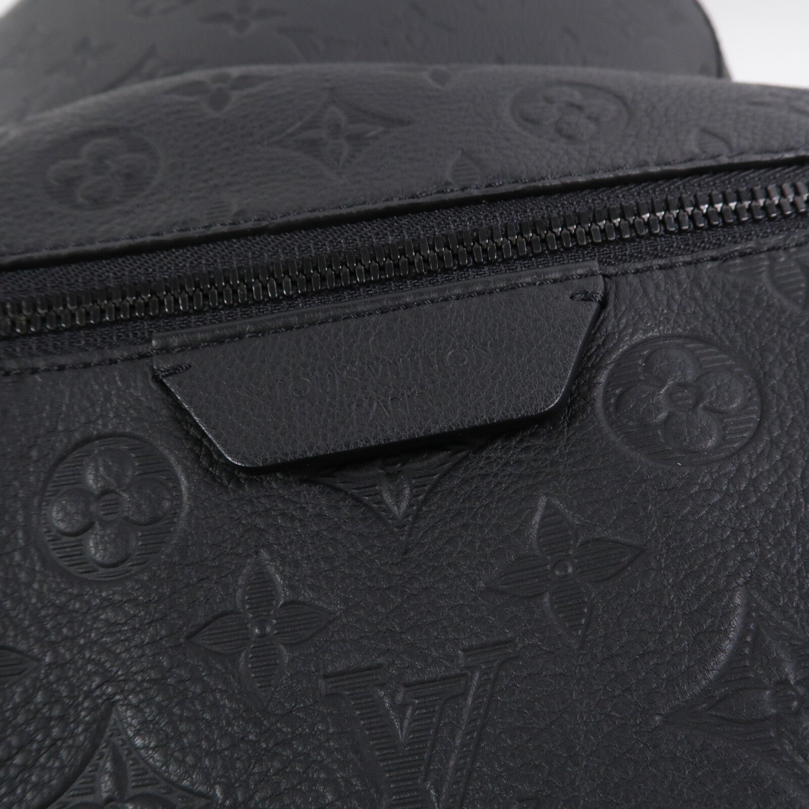 LOUIS VUITTON Monogram Shadow Discovery Backpack PM背包