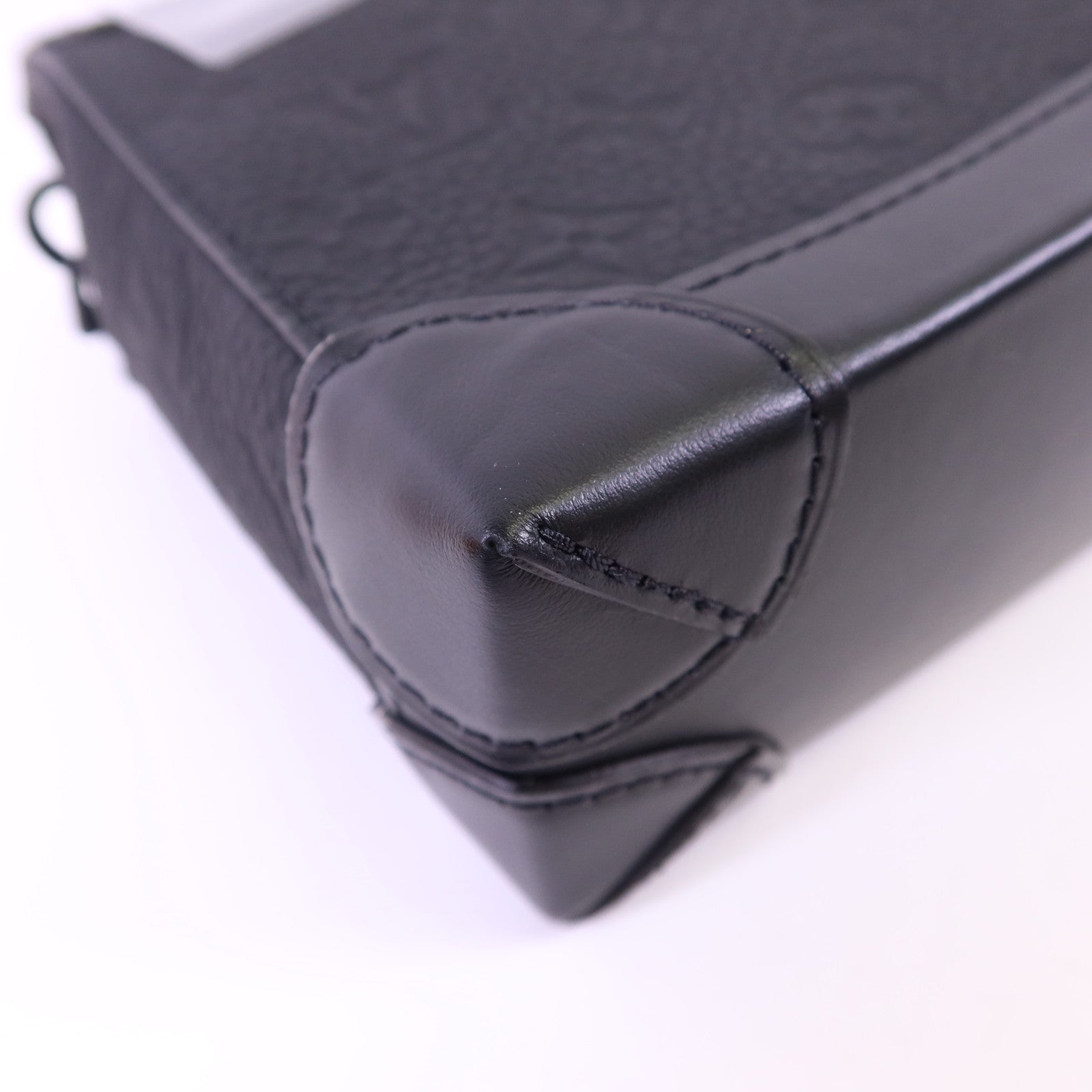 LOUIS VUITTON Monogram Taurillon Nano Steamer肩背袋