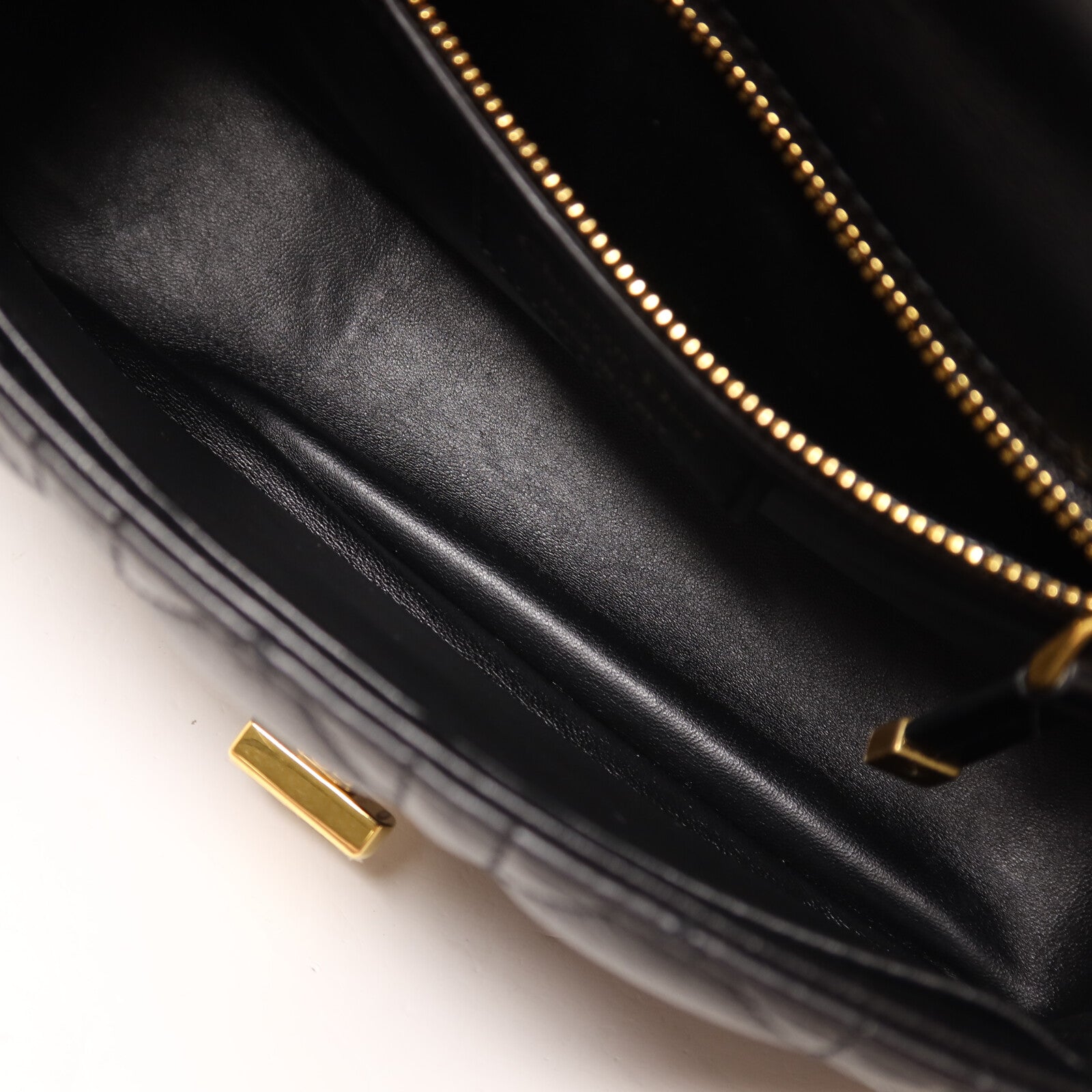 Dior 牛皮皮革Caro Bag Medium鏈帶肩背袋