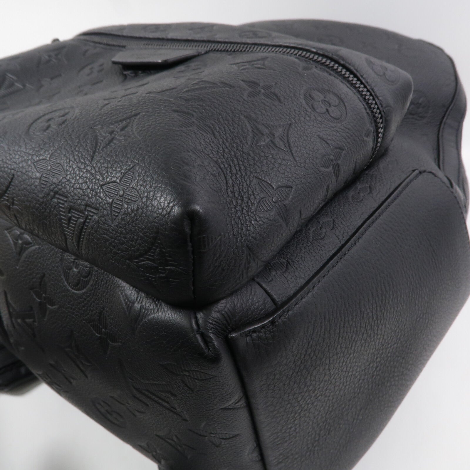 LOUIS VUITTON Monogram Shadow Discovery Backpack PM背包