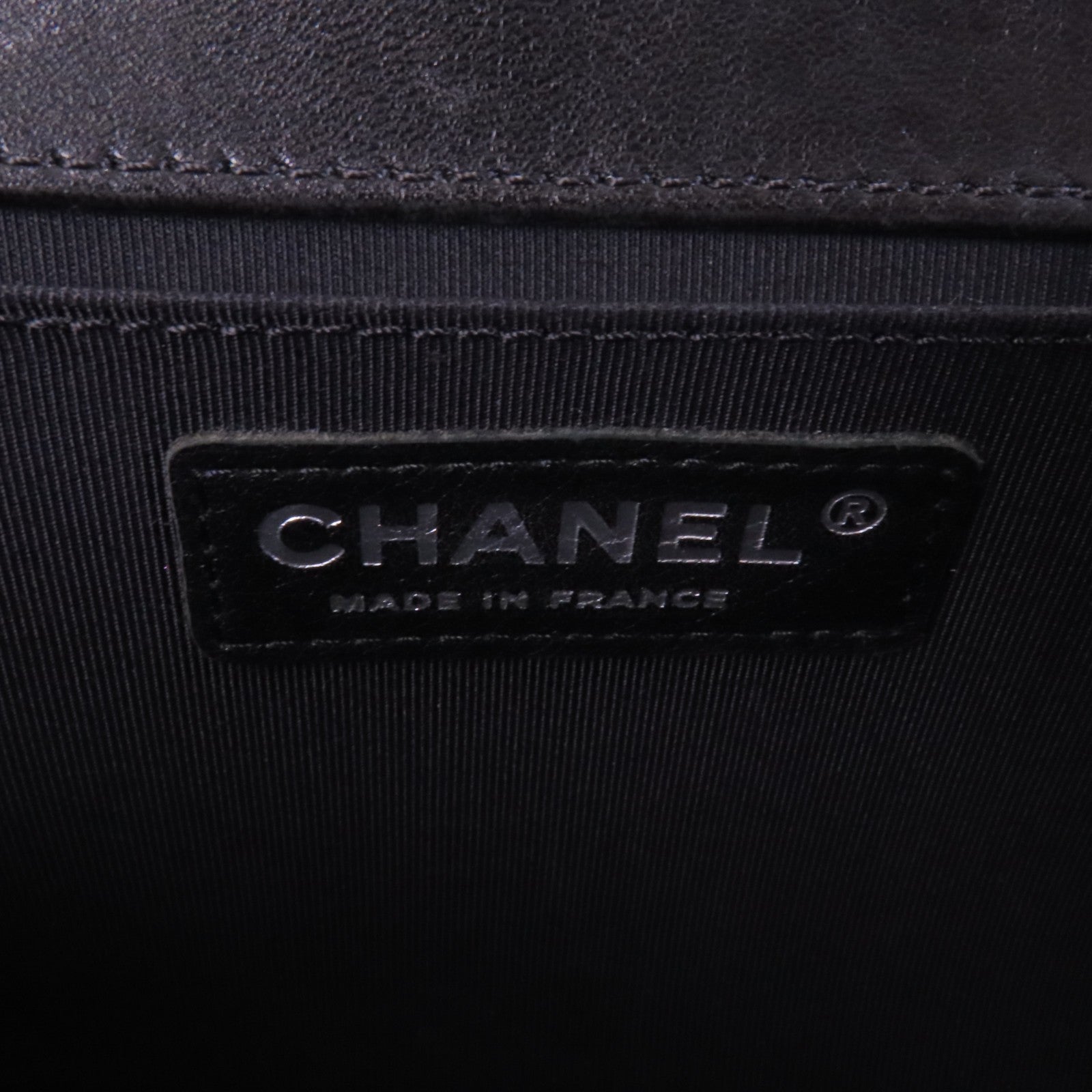 CHANEL 羊皮皮革Boy Chanel銀扣鏈帶肩背袋