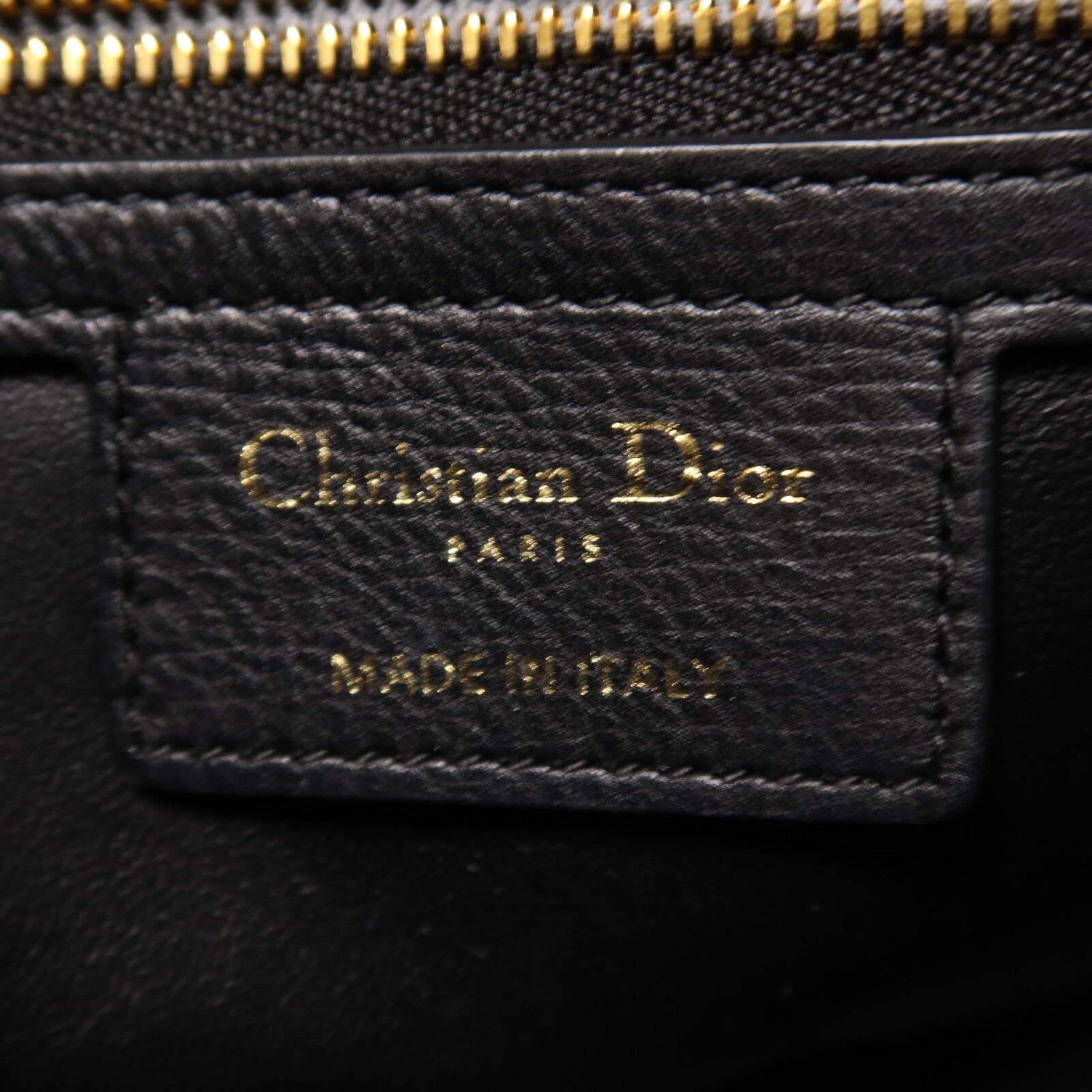Dior 牛皮皮革Caro Bag Medium鏈帶肩背袋