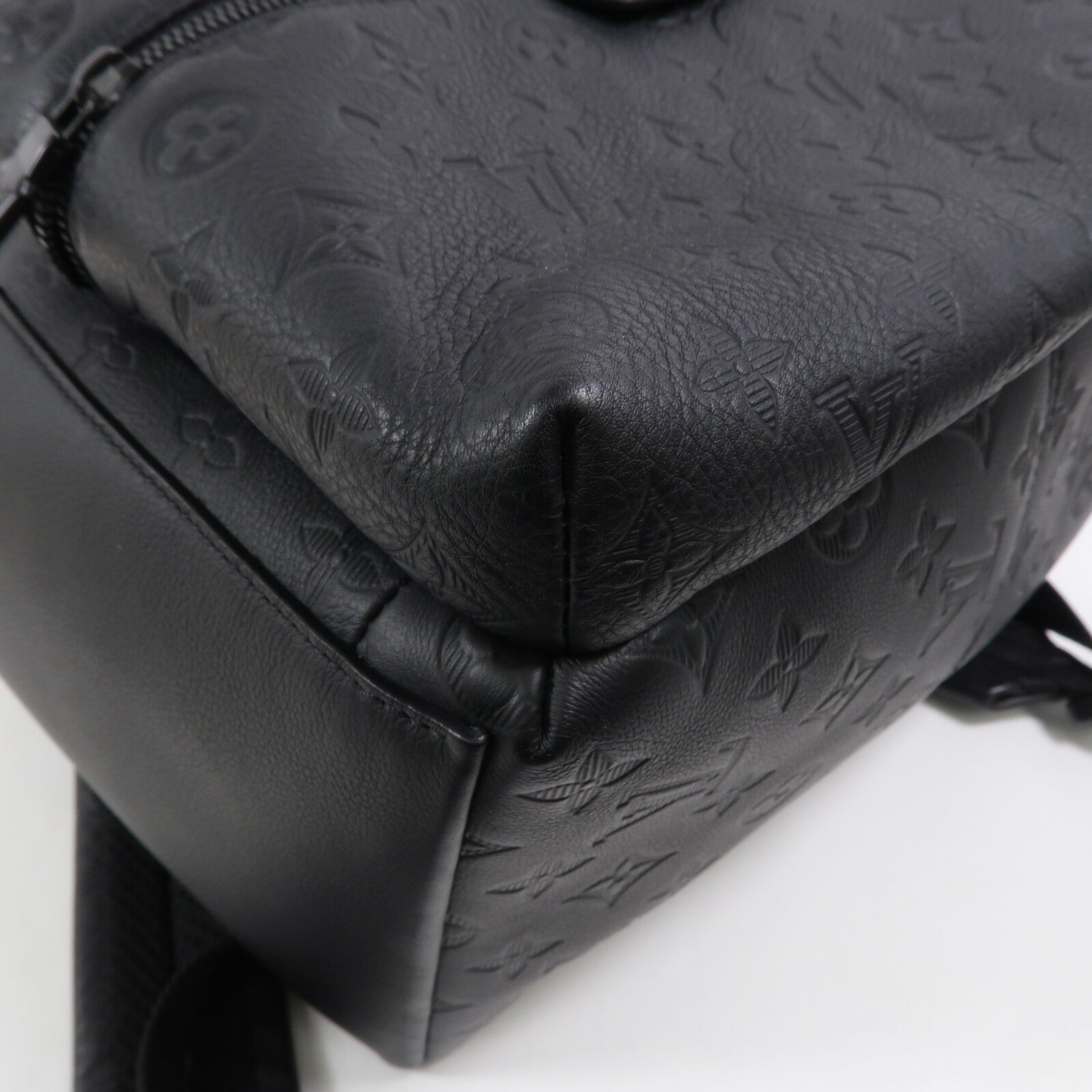LOUIS VUITTON Monogram Shadow Discovery Backpack PM背包