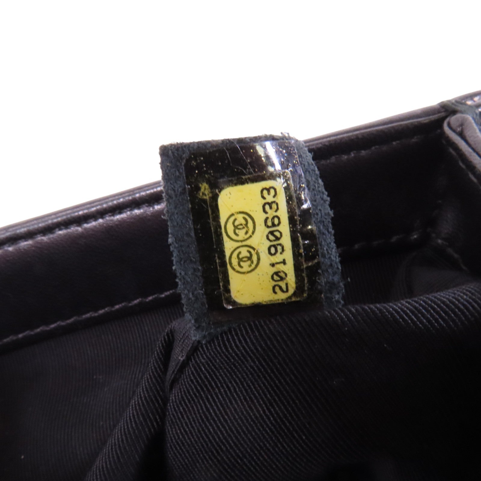 CHANEL 羊皮皮革Boy Chanel銀扣鏈帶肩背袋