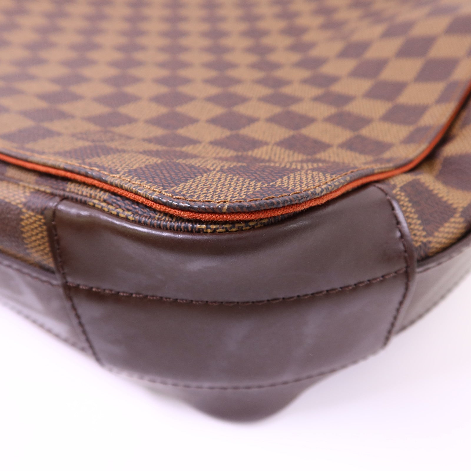 LOUIS VUITTON Damier Bastille金扣肩背袋