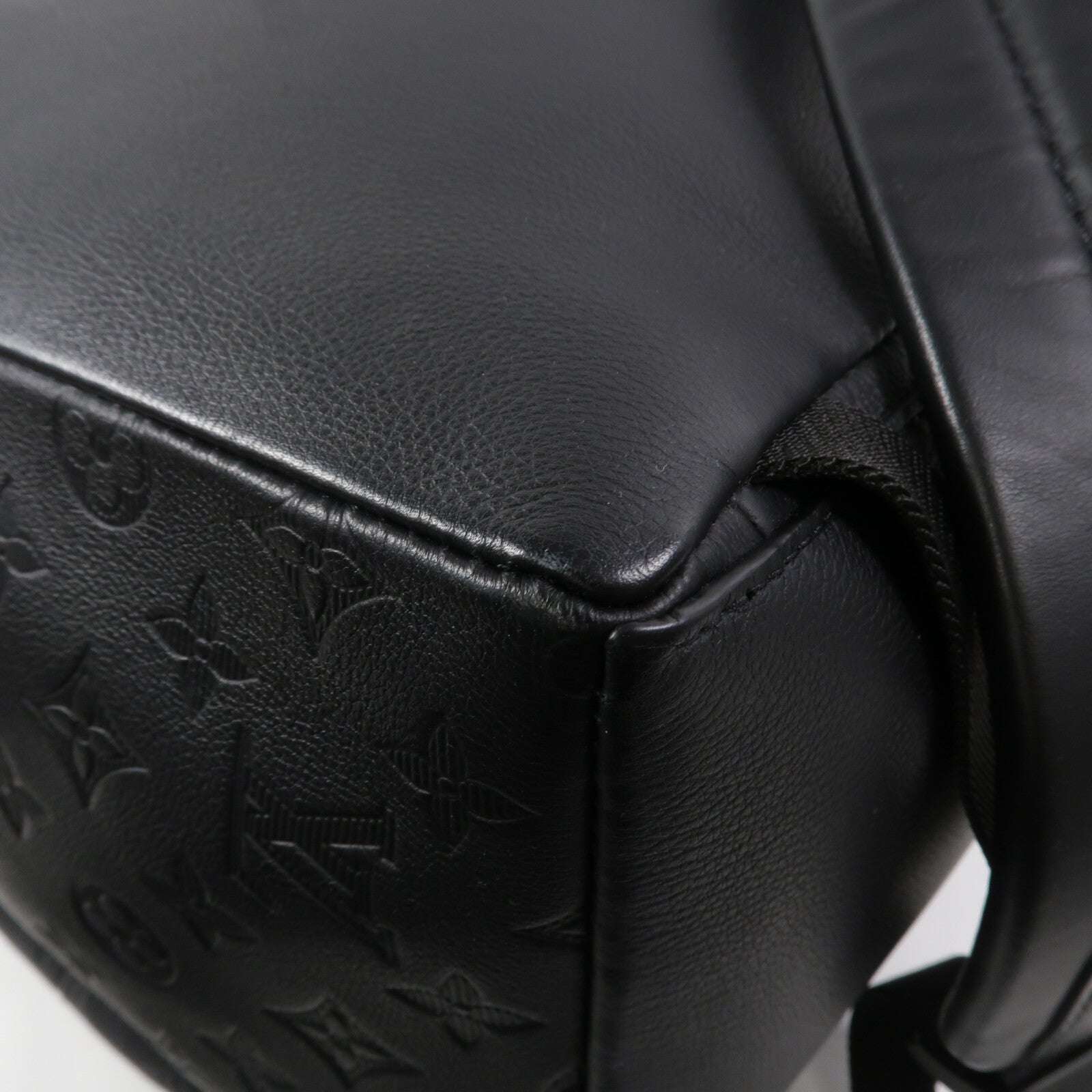 LOUIS VUITTON Monogram Shadow Discovery Backpack PM背包
