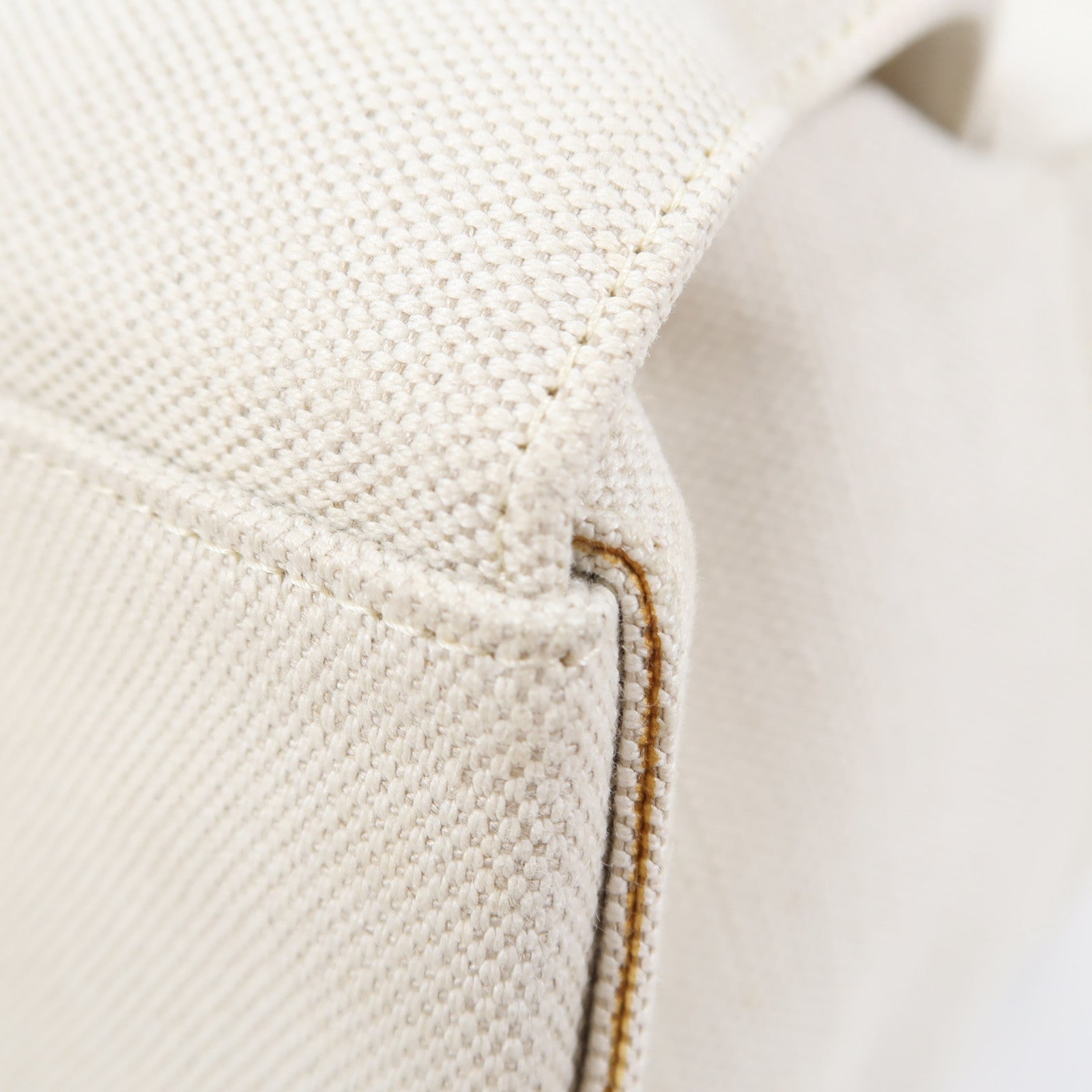 BOTTEGA VENETA 帆布Arco Tote Bag金扣手挽袋白色/黑色
