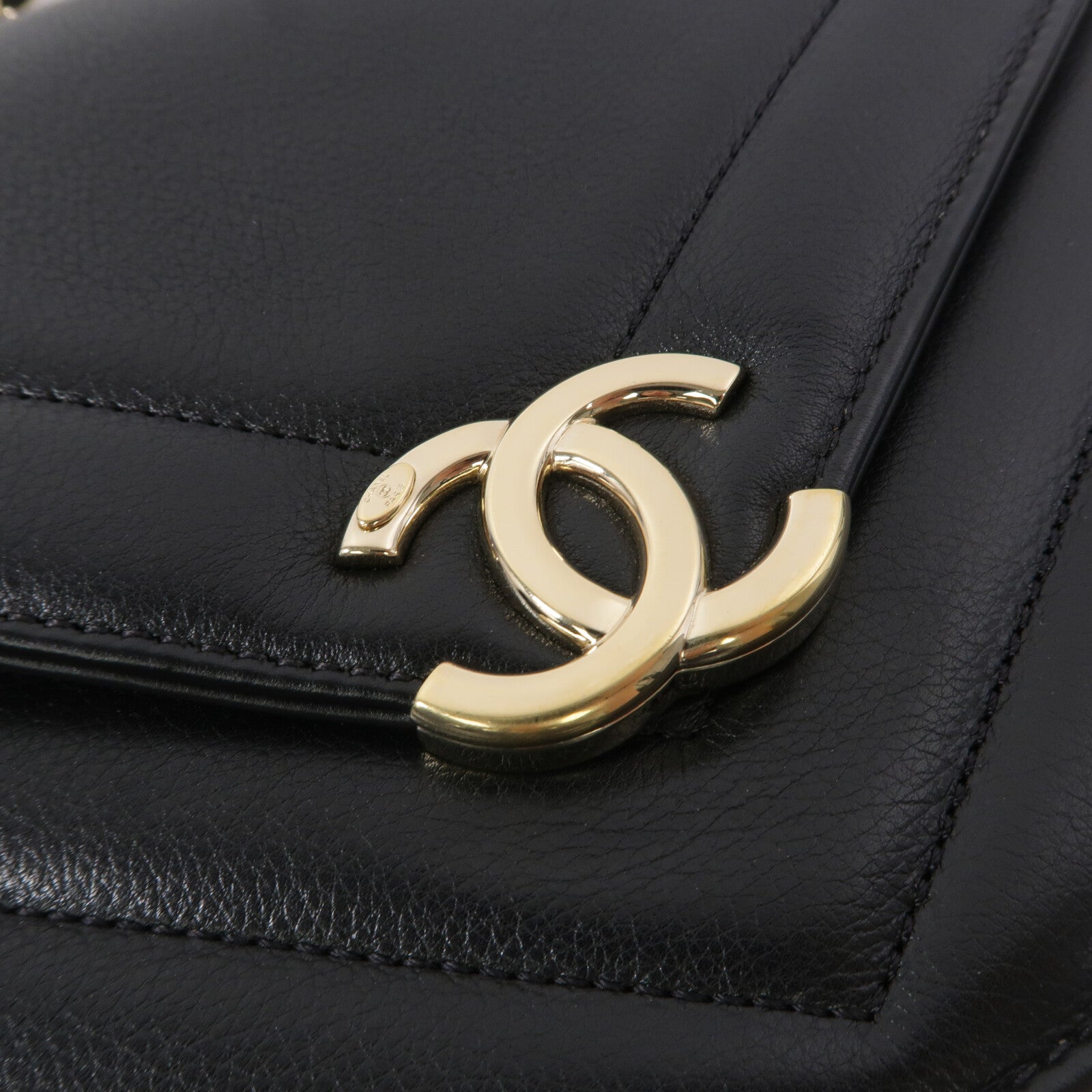 CHANEL 牛皮皮革Large Chevron Flap鏈帶肩背袋