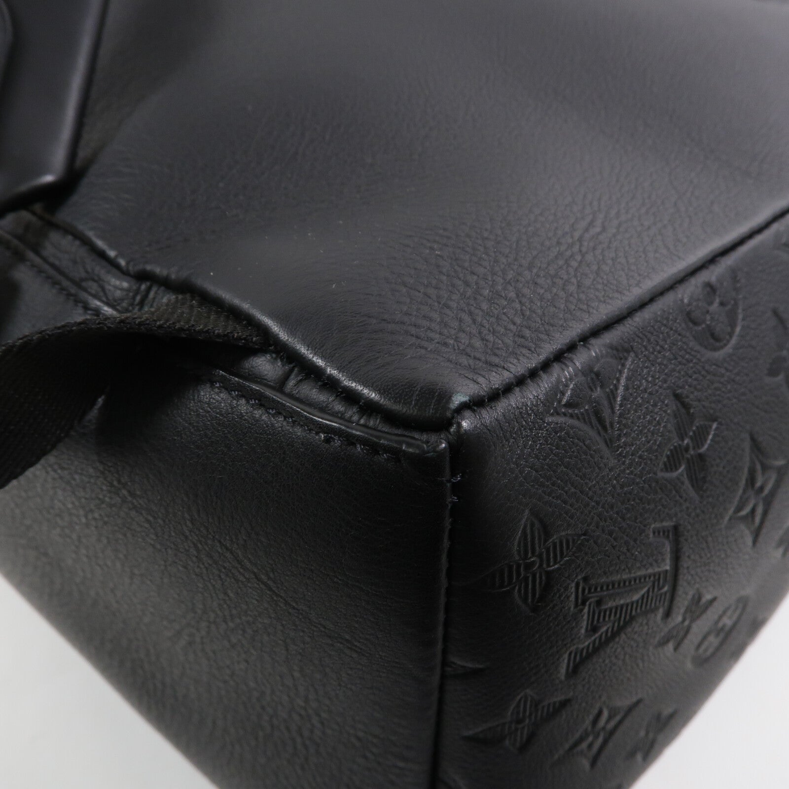 LOUIS VUITTON Monogram Shadow Discovery Backpack PM背包