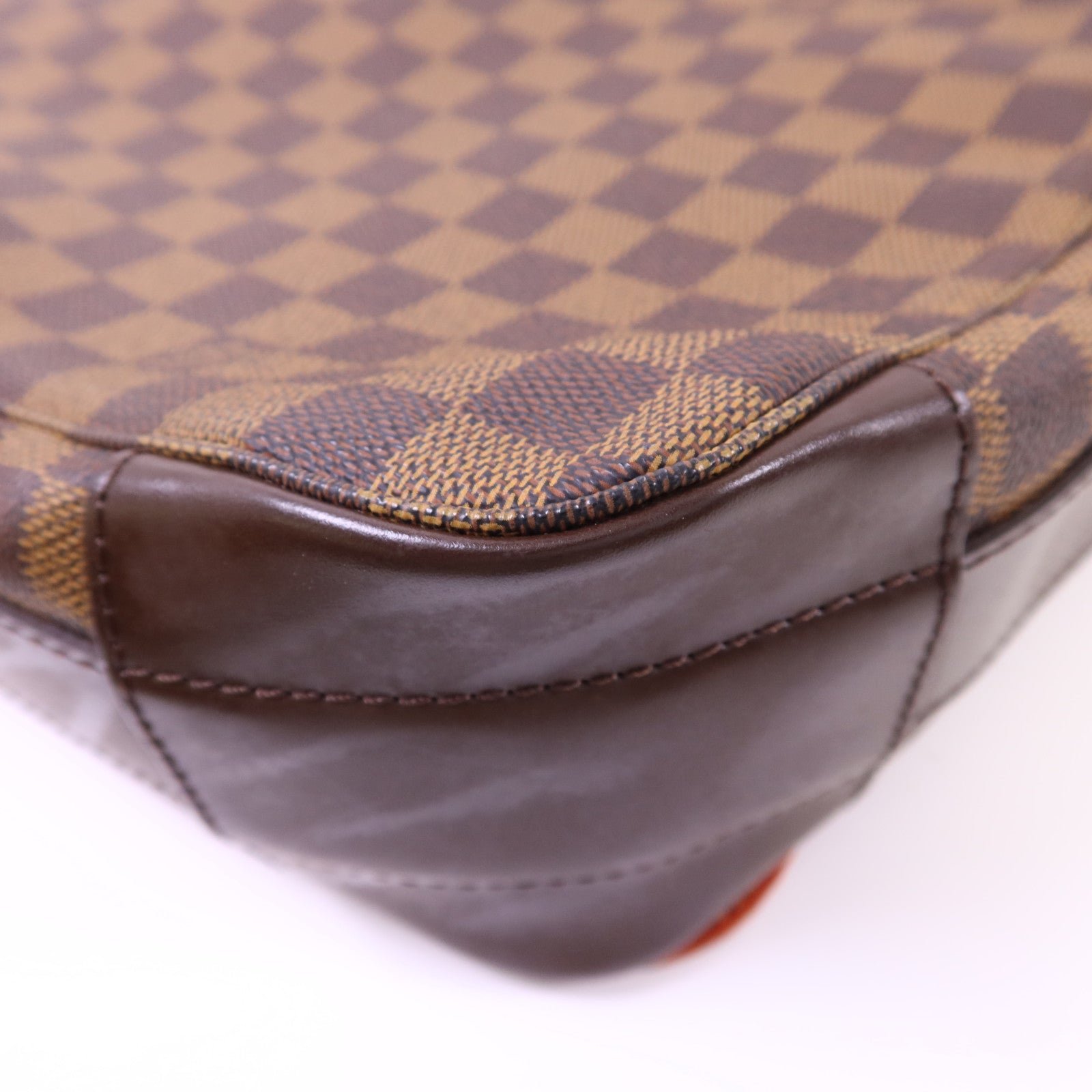 LOUIS VUITTON Damier Bastille金扣肩背袋