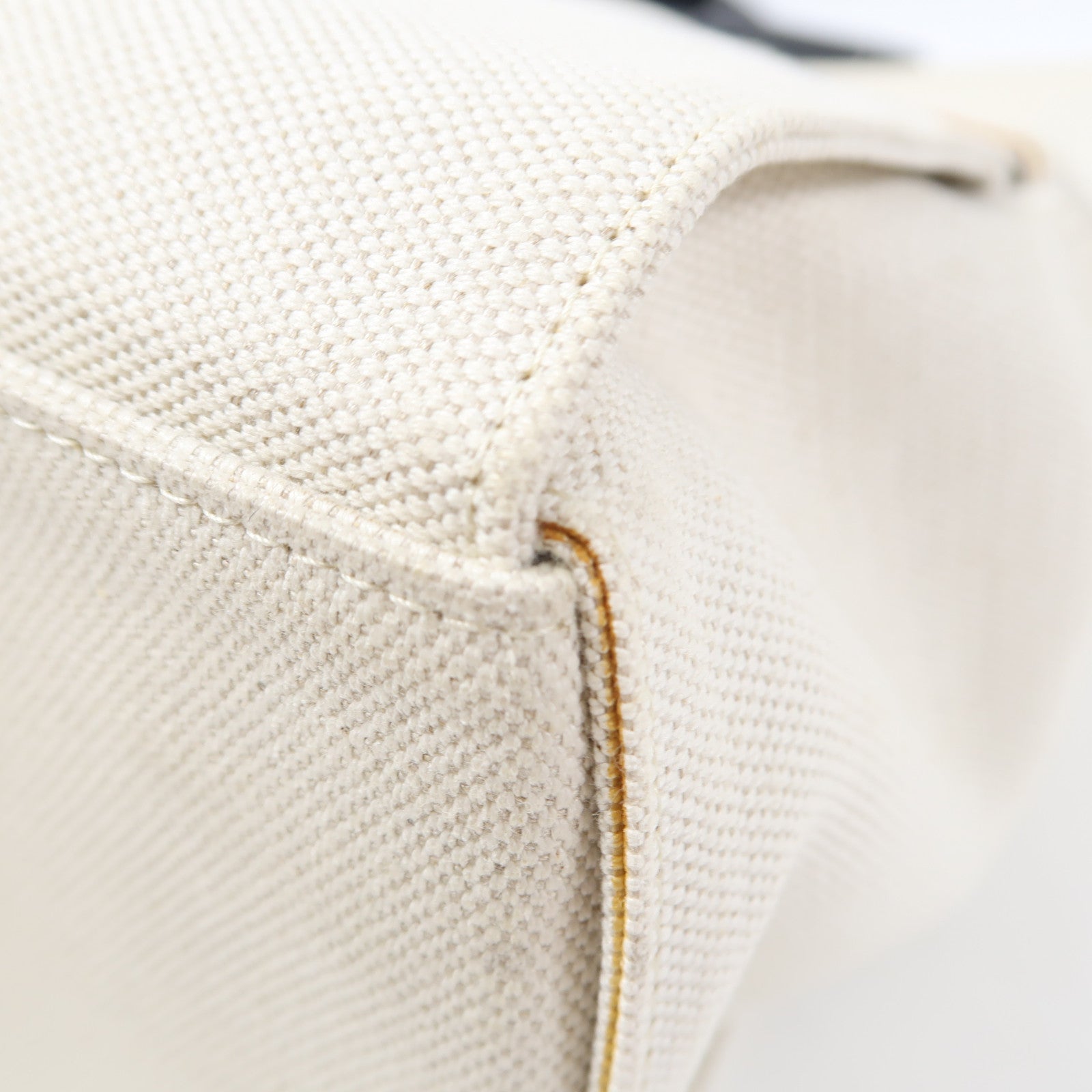 BOTTEGA VENETA 帆布Arco Tote Bag金扣手挽袋白色/黑色