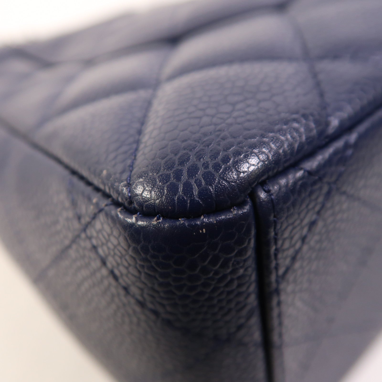CHANEL 牛皮皮革Maxi Classic銀扣鏈帶肩背袋
