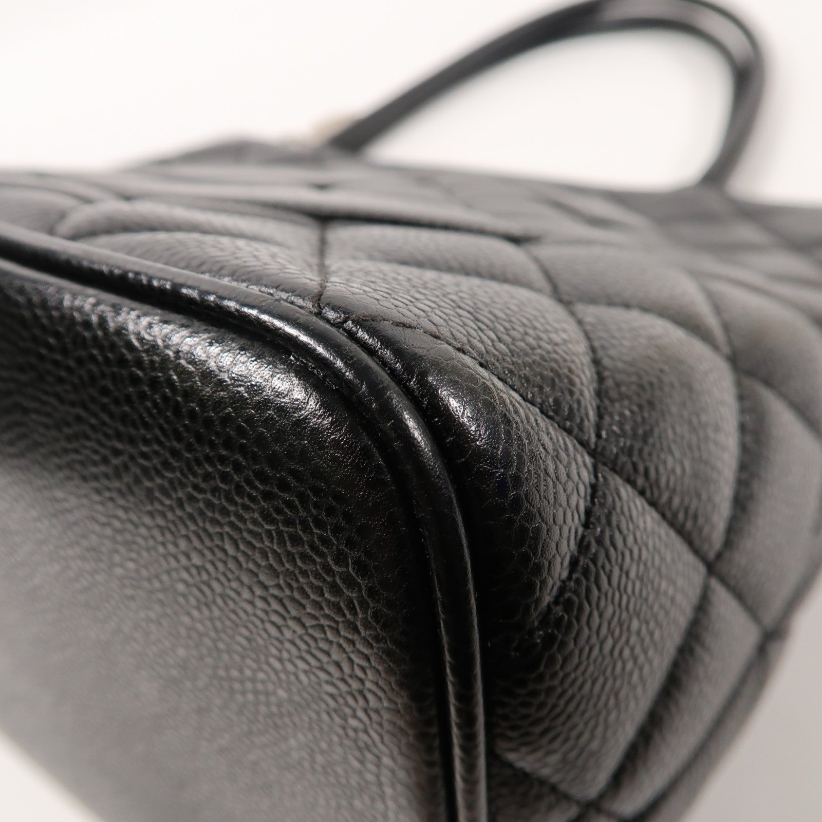 CHANEL 菱格Caviar皮革Handbag銀扣手挽袋黑色
