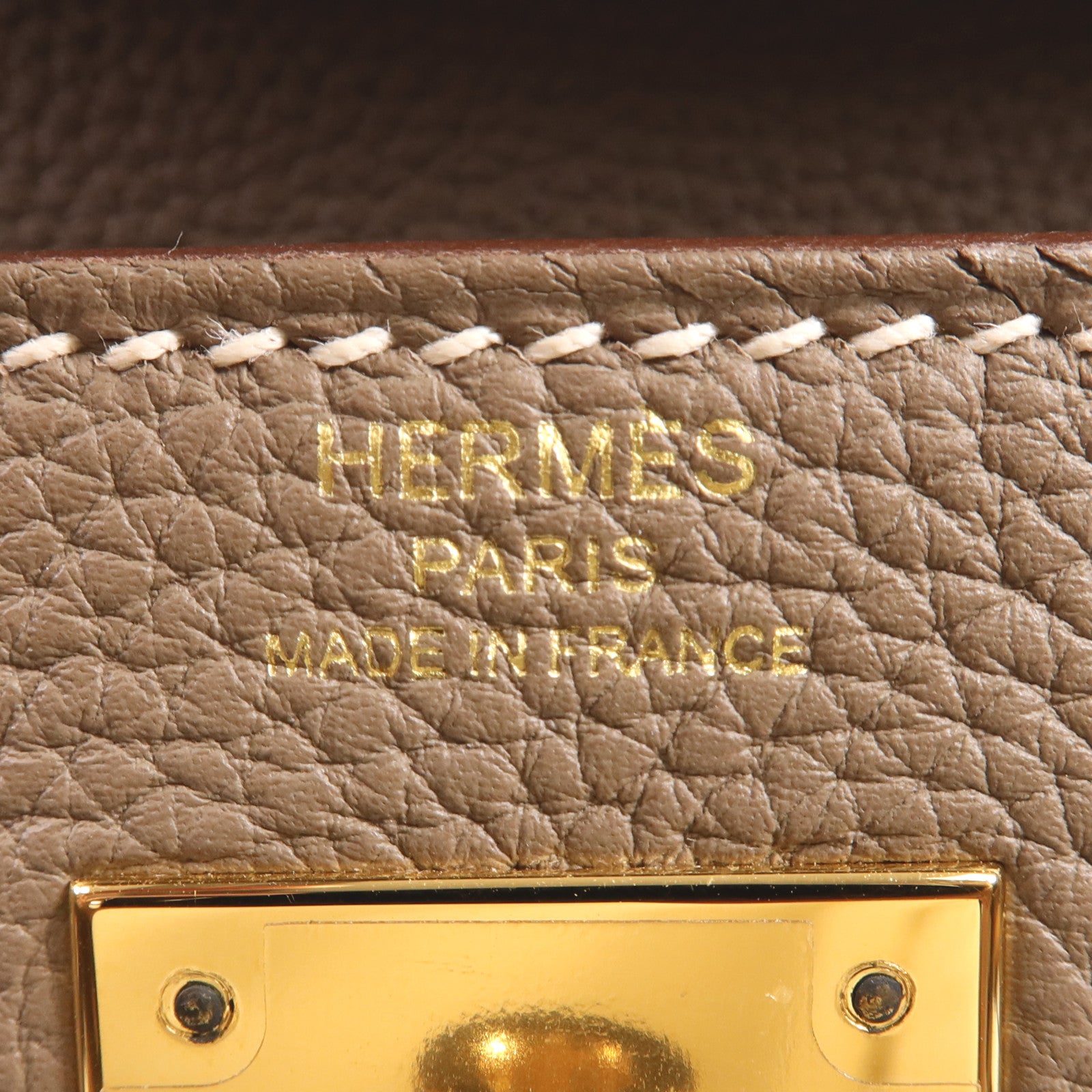 HERMES Togo皮革Kelly 28金扣手挽肩背兩用袋Etoupe