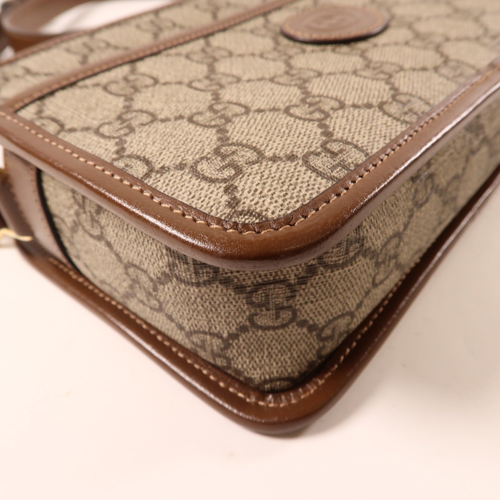 GUCCI 塗層帆布Interlocking G Bag金扣肩背袋