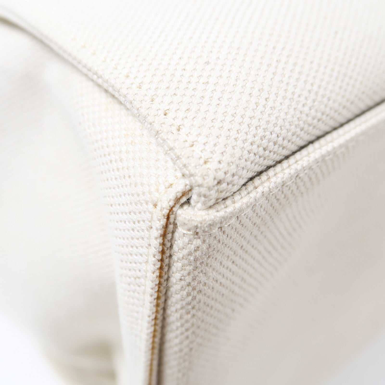 BOTTEGA VENETA 帆布Arco Tote Bag金扣手挽袋白色/黑色
